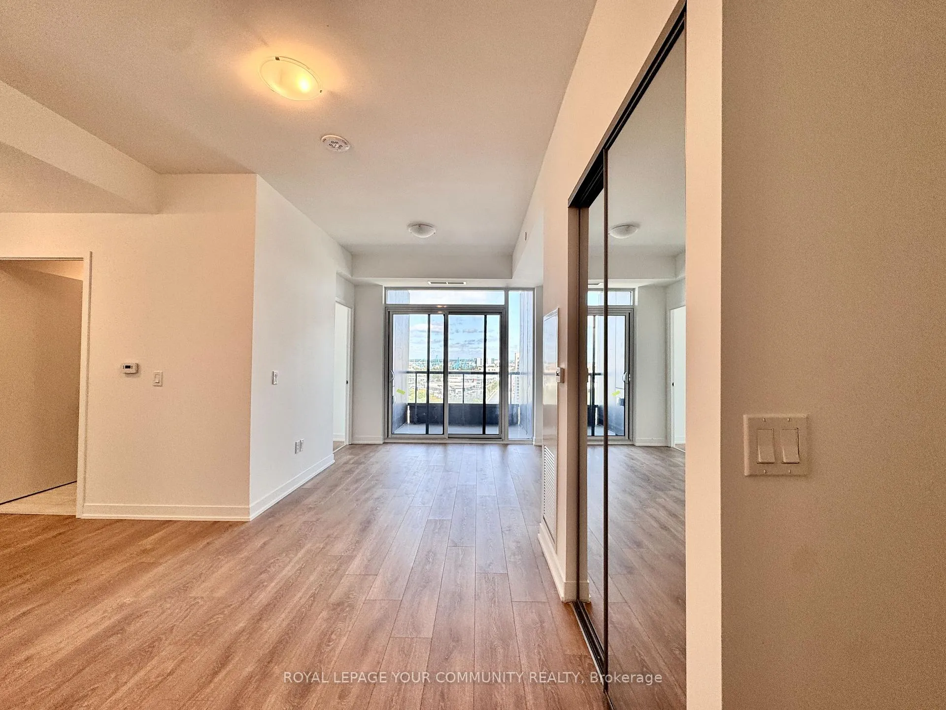 Photo 4 of Unit 1424, 498 Caldari Road, Vaughan, Concord — HOMEH
