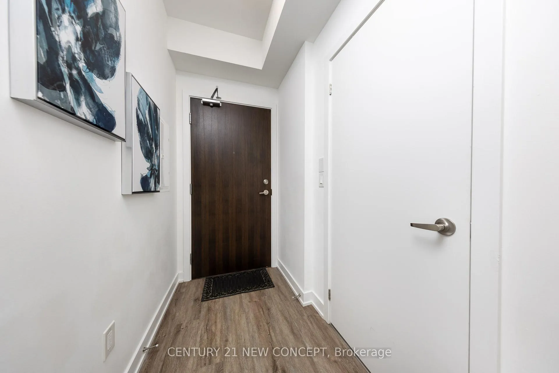 Front of Unit 405, 630 Greenwood Avenue