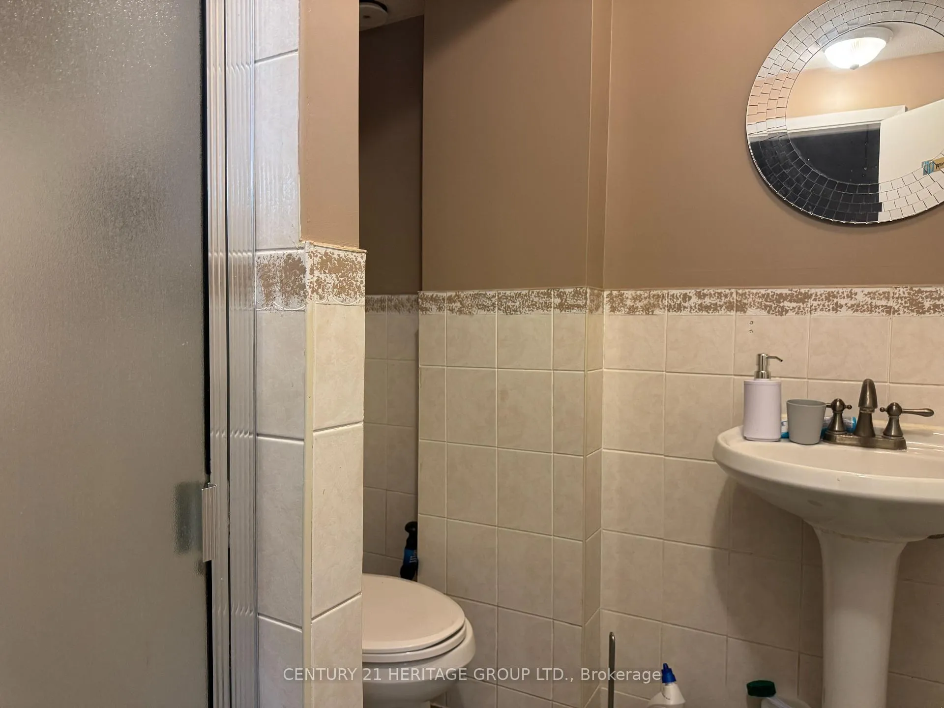Photo 8 of 33 Aurora Heights Drive, Aurora, Aurora Heights — HOMEH