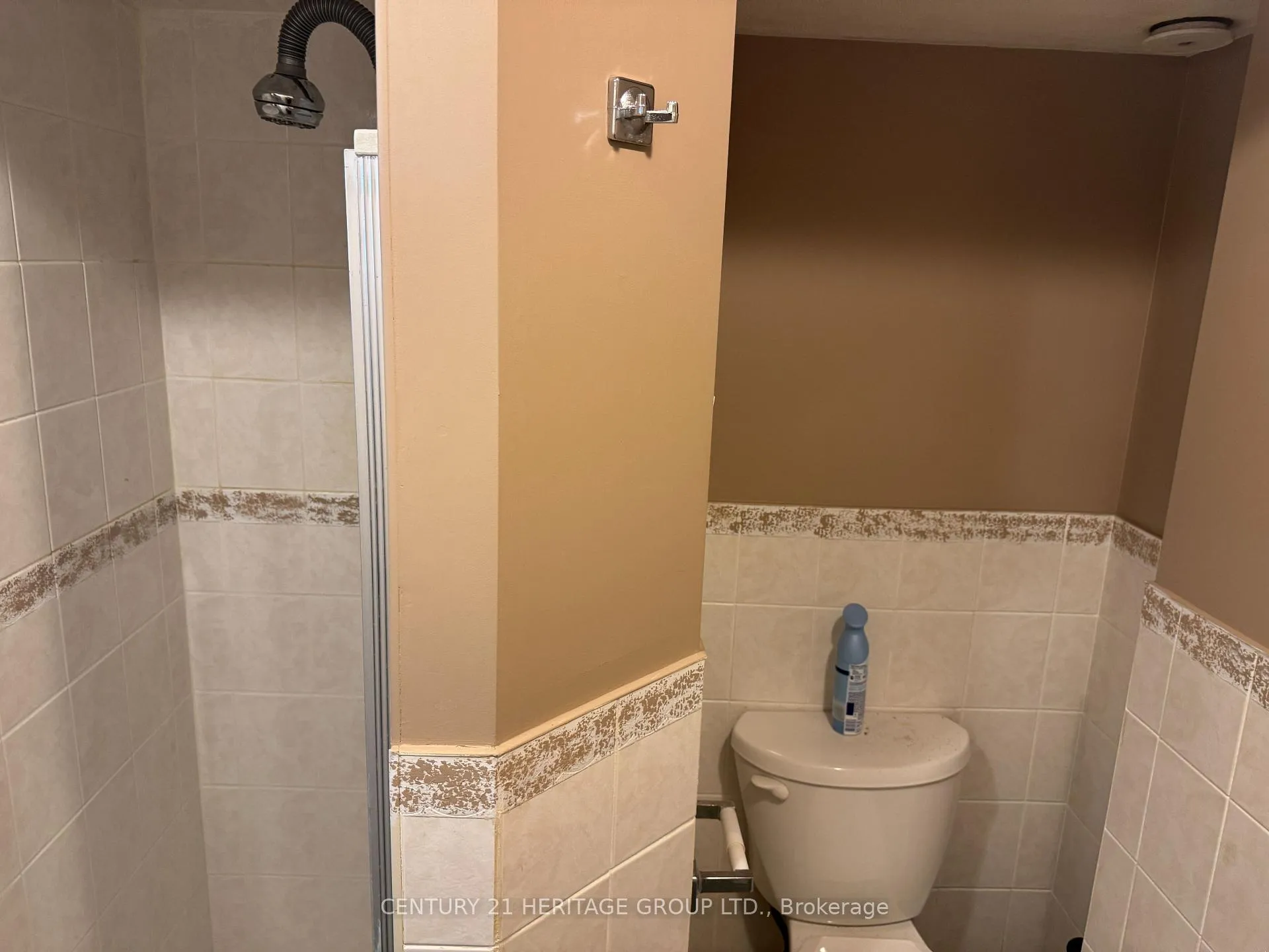Photo 9 of 33 Aurora Heights Drive, Aurora, Aurora Heights — HOMEH