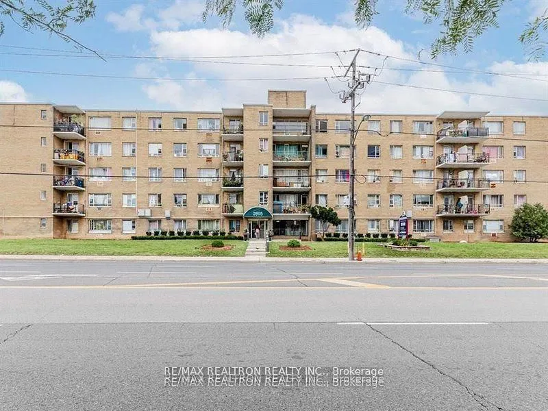 Front of Unit 506, 2895 Bathurst Street