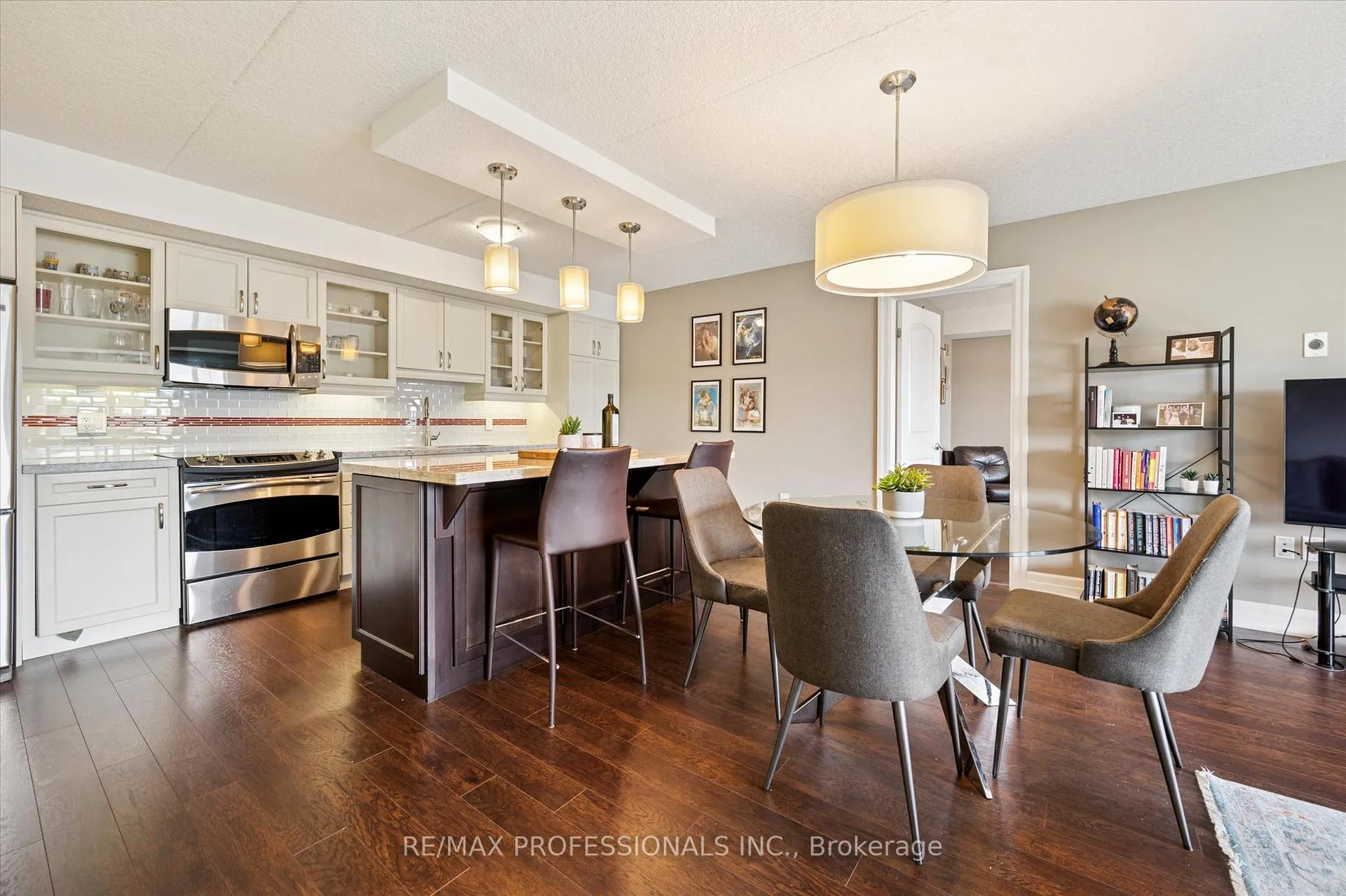Photo 2 of Unit 706, 776 Laurelwood Drive, Waterloo — HOMEH