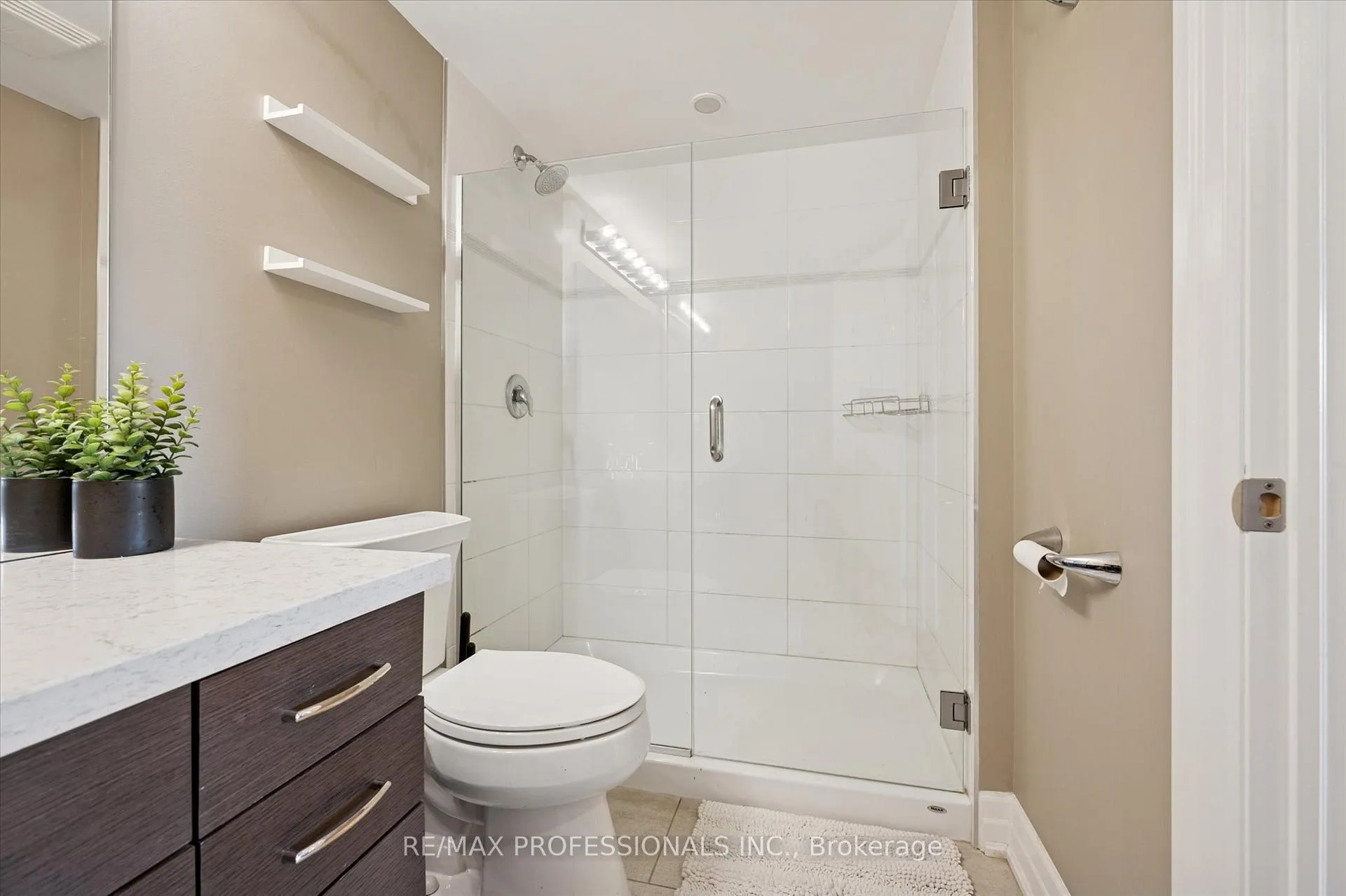 Photo 13 of Unit 706, 776 Laurelwood Drive, Waterloo — HOMEH