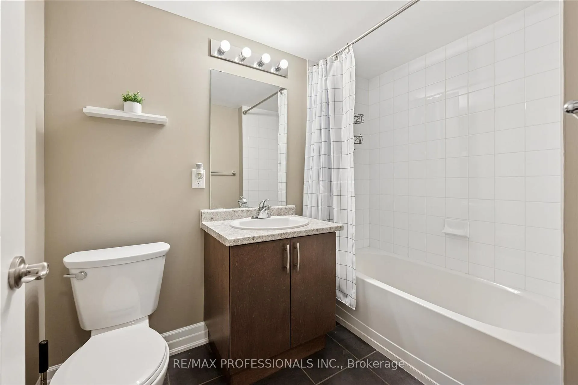 Photo 17 of Unit 706, 776 Laurelwood Drive, Waterloo — HOMEH