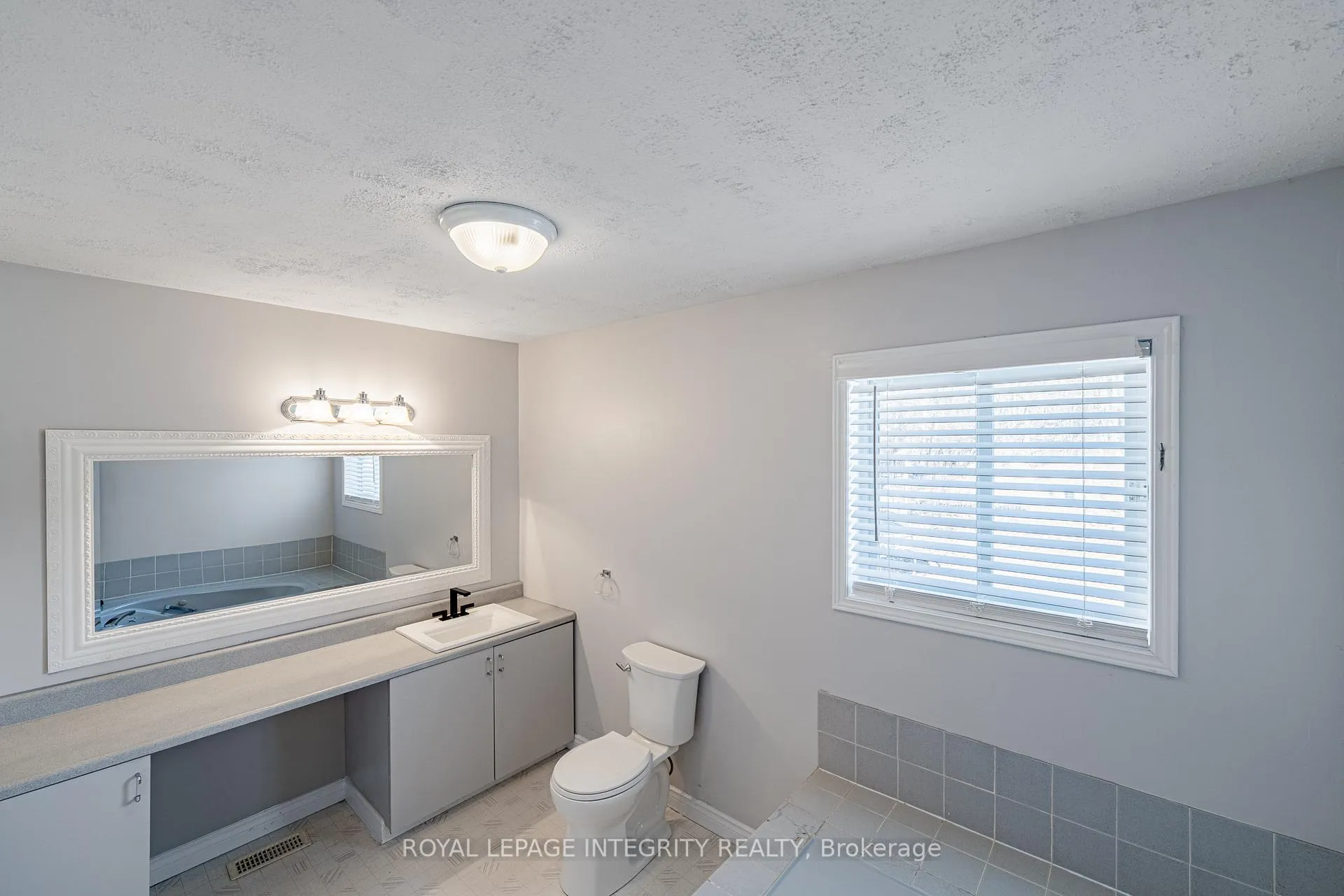 Photo 24 of 3976 Carp Road, Ottawa, Carp — HOMEH