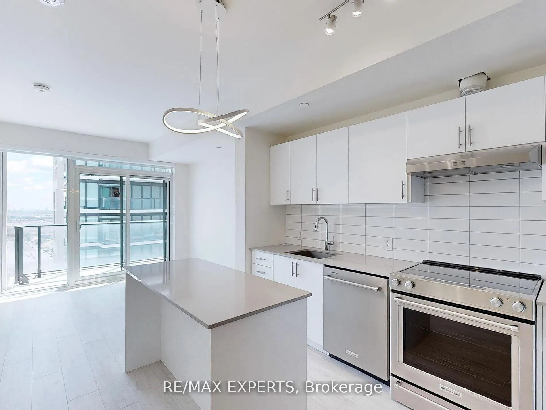 Photo 3 of Unit 2225, 9000 Jane Street, Vaughan, Concord — HOMEH