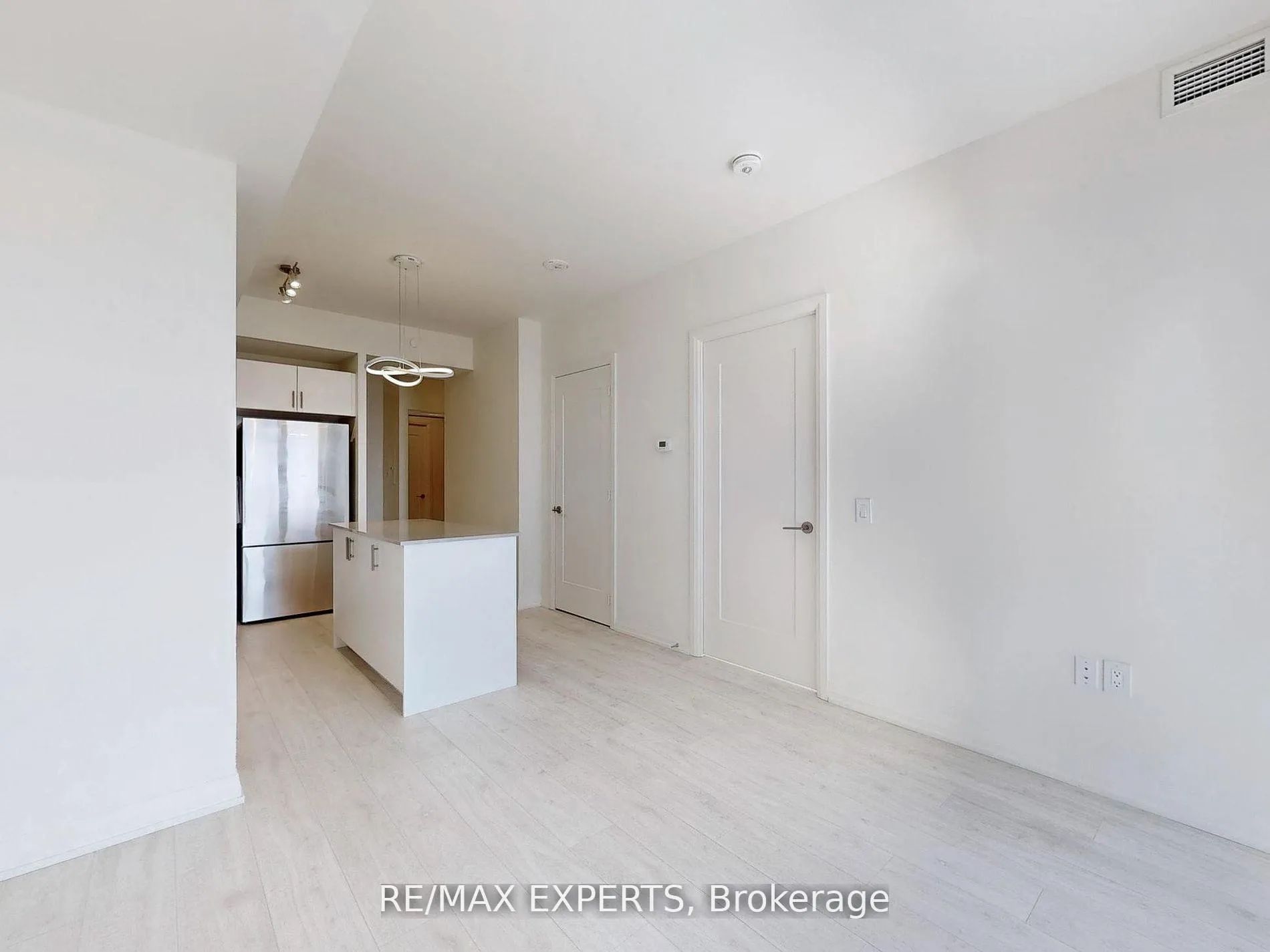 Photo 6 of Unit 2225, 9000 Jane Street, Vaughan, Concord — HOMEH