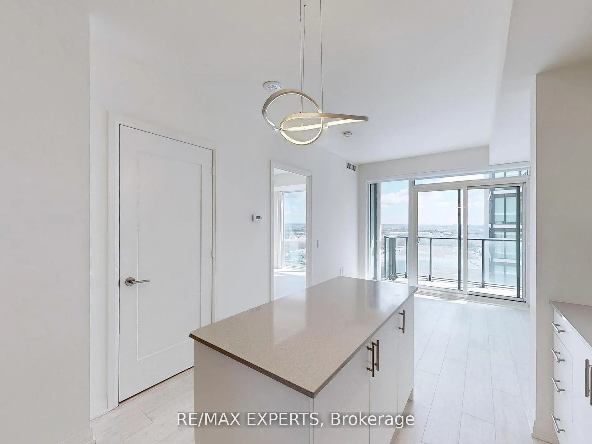 Photo 9 of Unit 2225, 9000 Jane Street, Vaughan, Concord — HOMEH