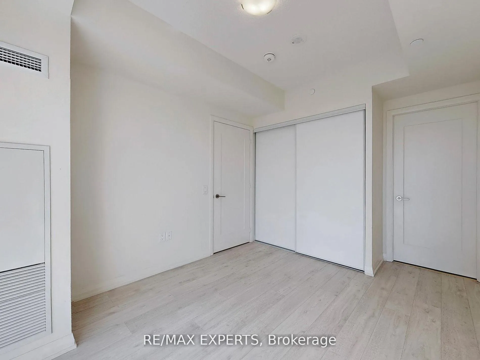 Photo 12 of Unit 2225, 9000 Jane Street, Vaughan, Concord — HOMEH