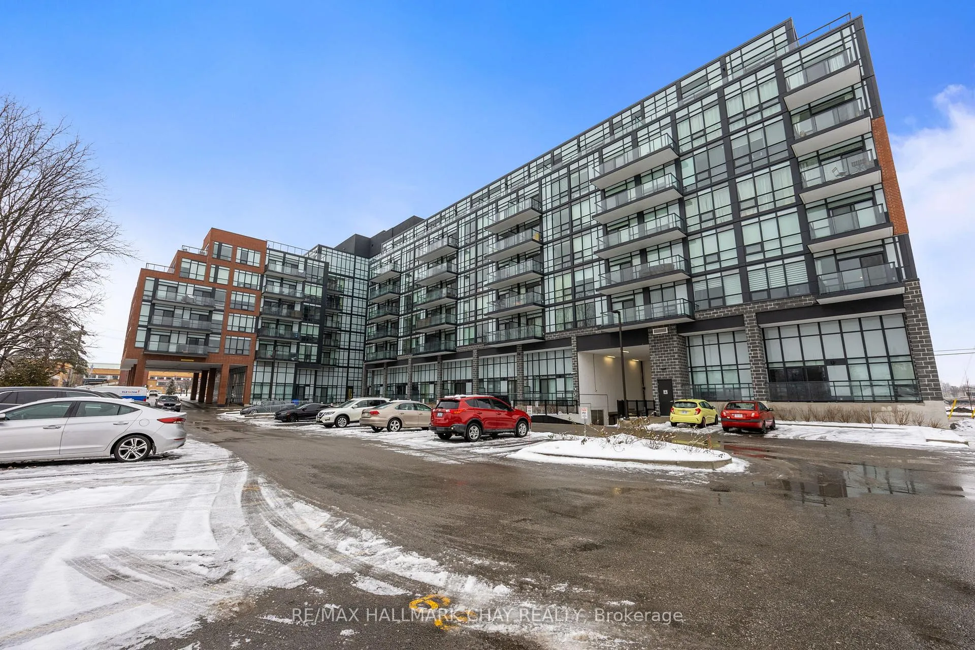 Photo 2 of Unit 211, 681 Yonge Street SW, Barrie, Painswick South — HOMEH