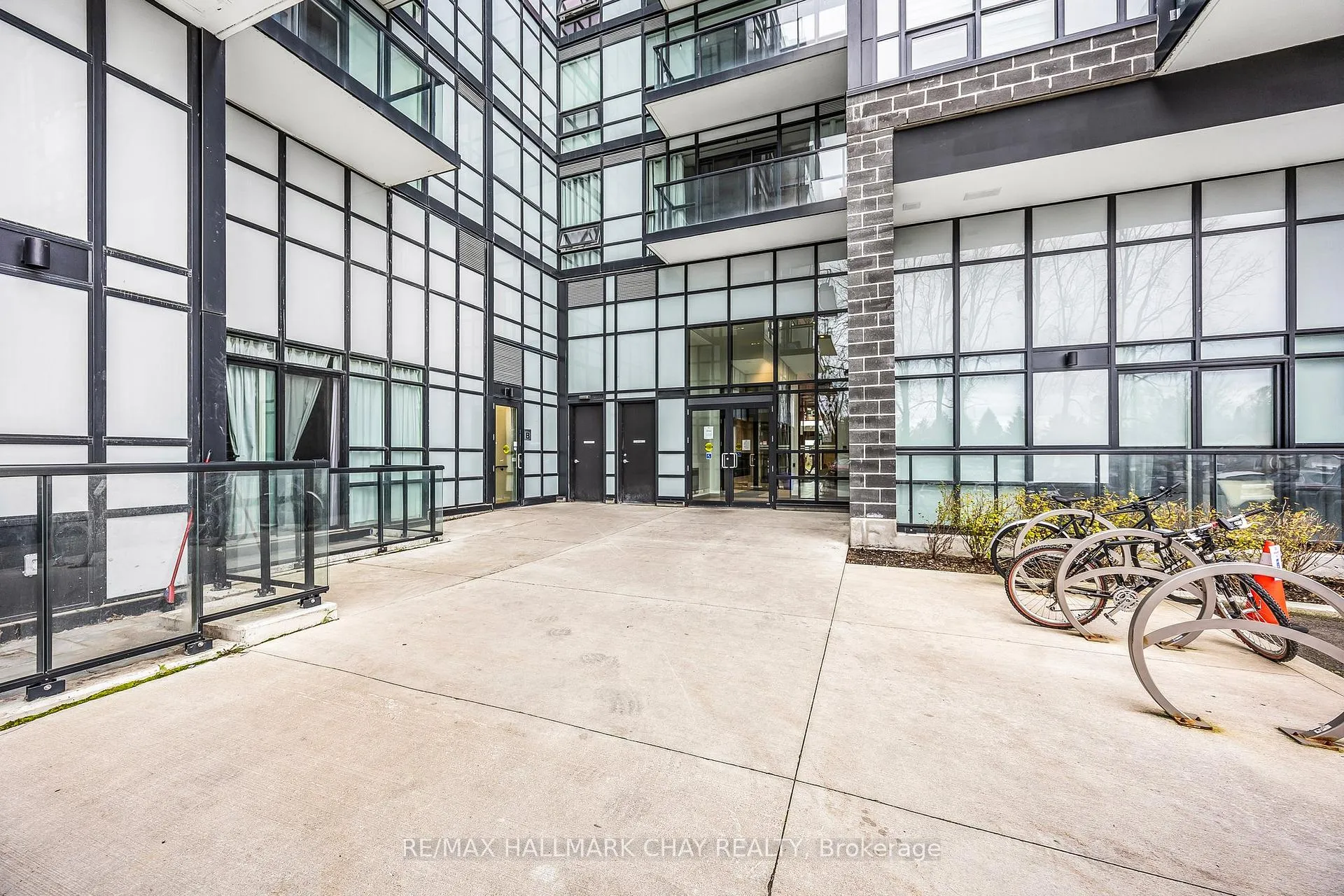 Photo 3 of Unit 211, 681 Yonge Street SW, Barrie, Painswick South — HOMEH
