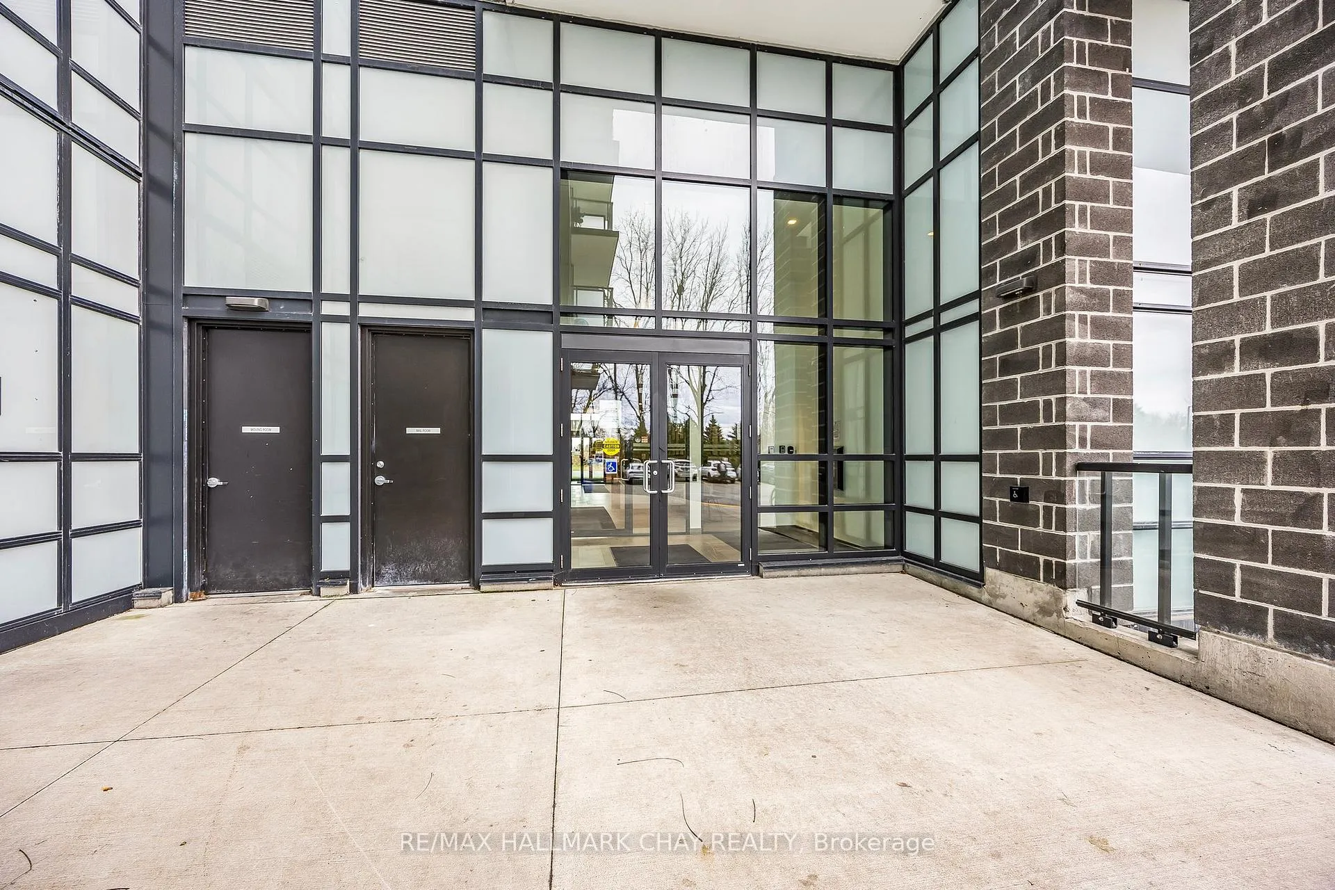 Photo 4 of Unit 211, 681 Yonge Street SW, Barrie, Painswick South — HOMEH