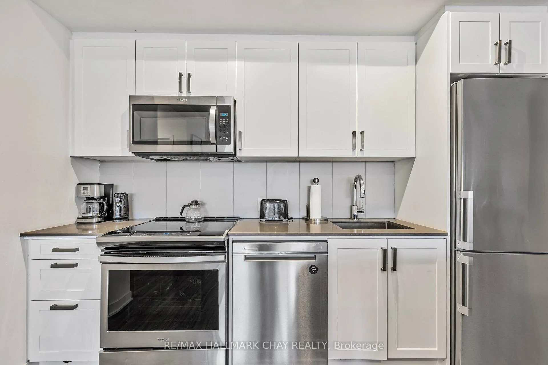 Photo 12 of Unit 211, 681 Yonge Street SW, Barrie, Painswick South — HOMEH