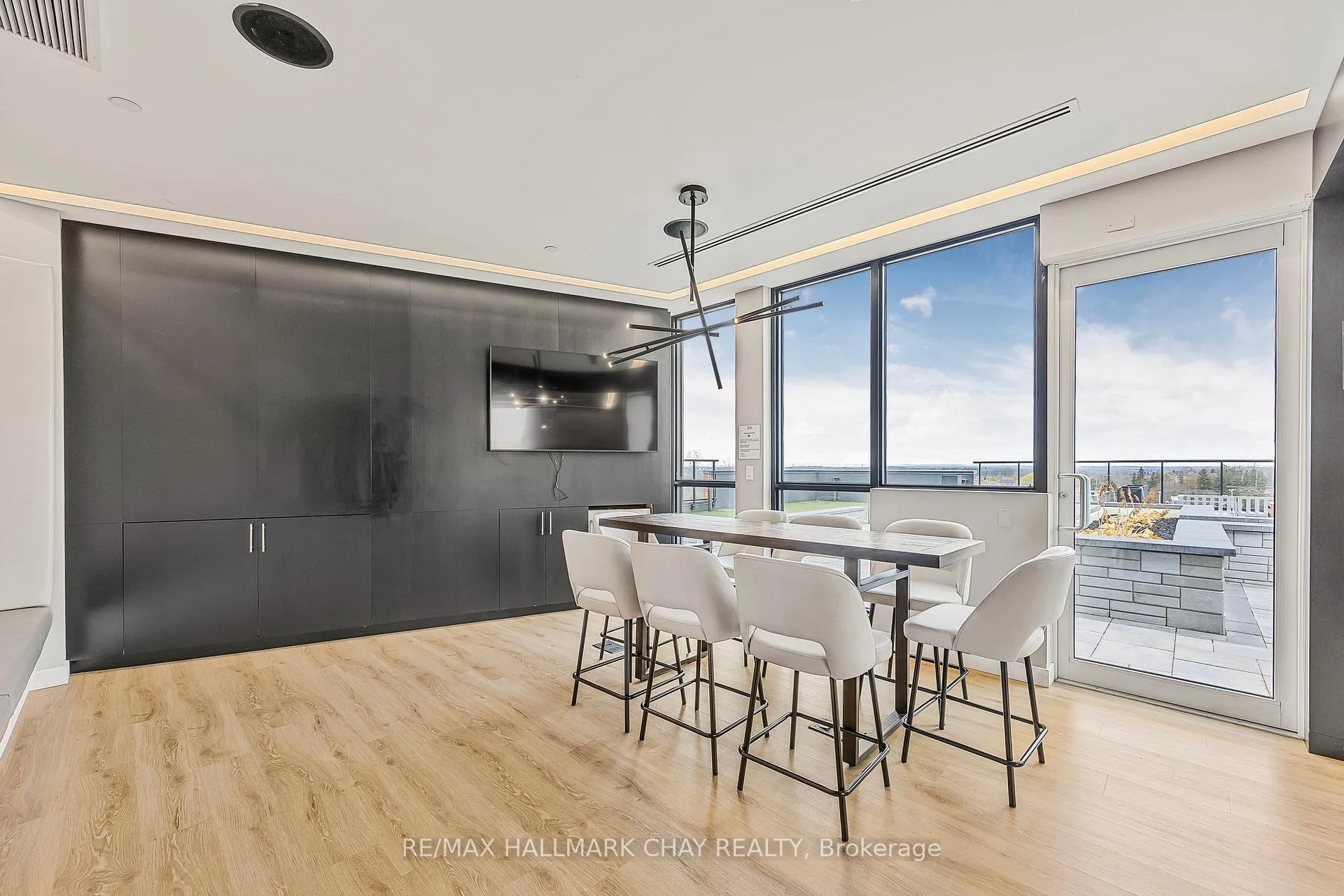 Photo 33 of Unit 211, 681 Yonge Street SW, Barrie, Painswick South — HOMEH