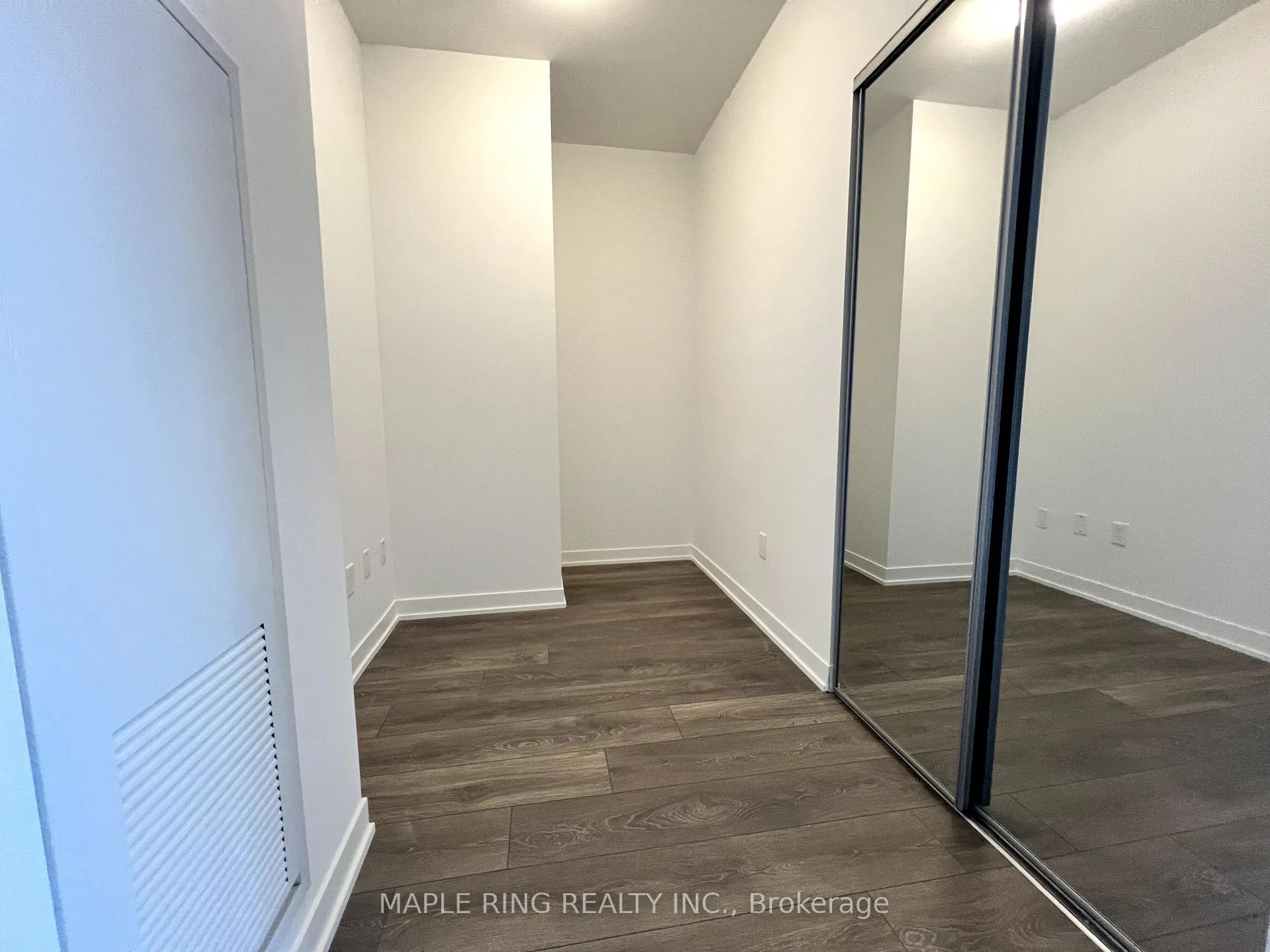 Photo 3 of Unit 1525, 498 Caldari Road, Vaughan, Concord — HOMEH