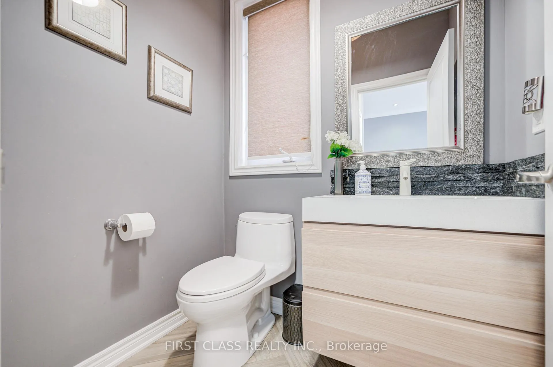 Photo 7 of 41 William Bartlett Drive, Markham, Berczy — HOMEH