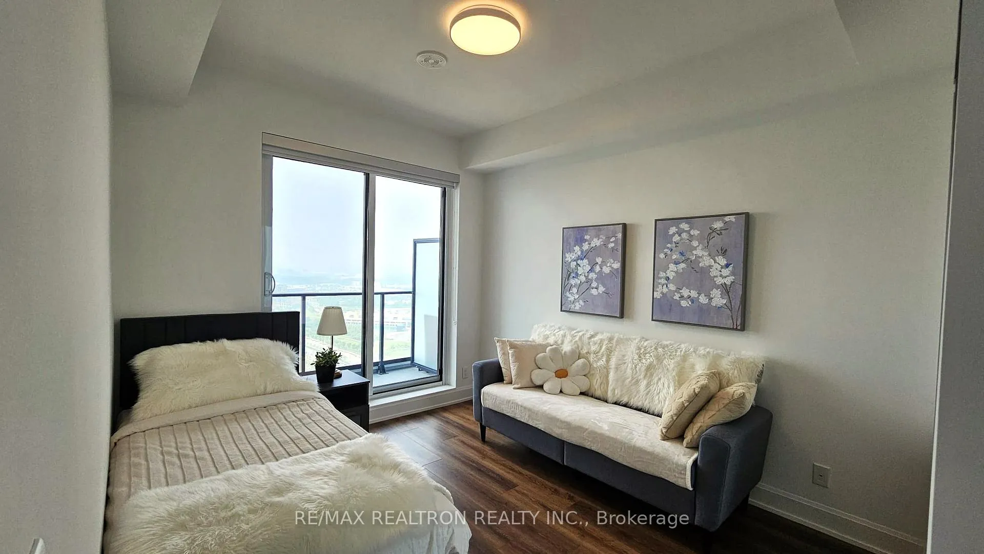 Photo 8 of Unit 3806, 8 Water Walk Drive, Markham, Unionville — HOMEH