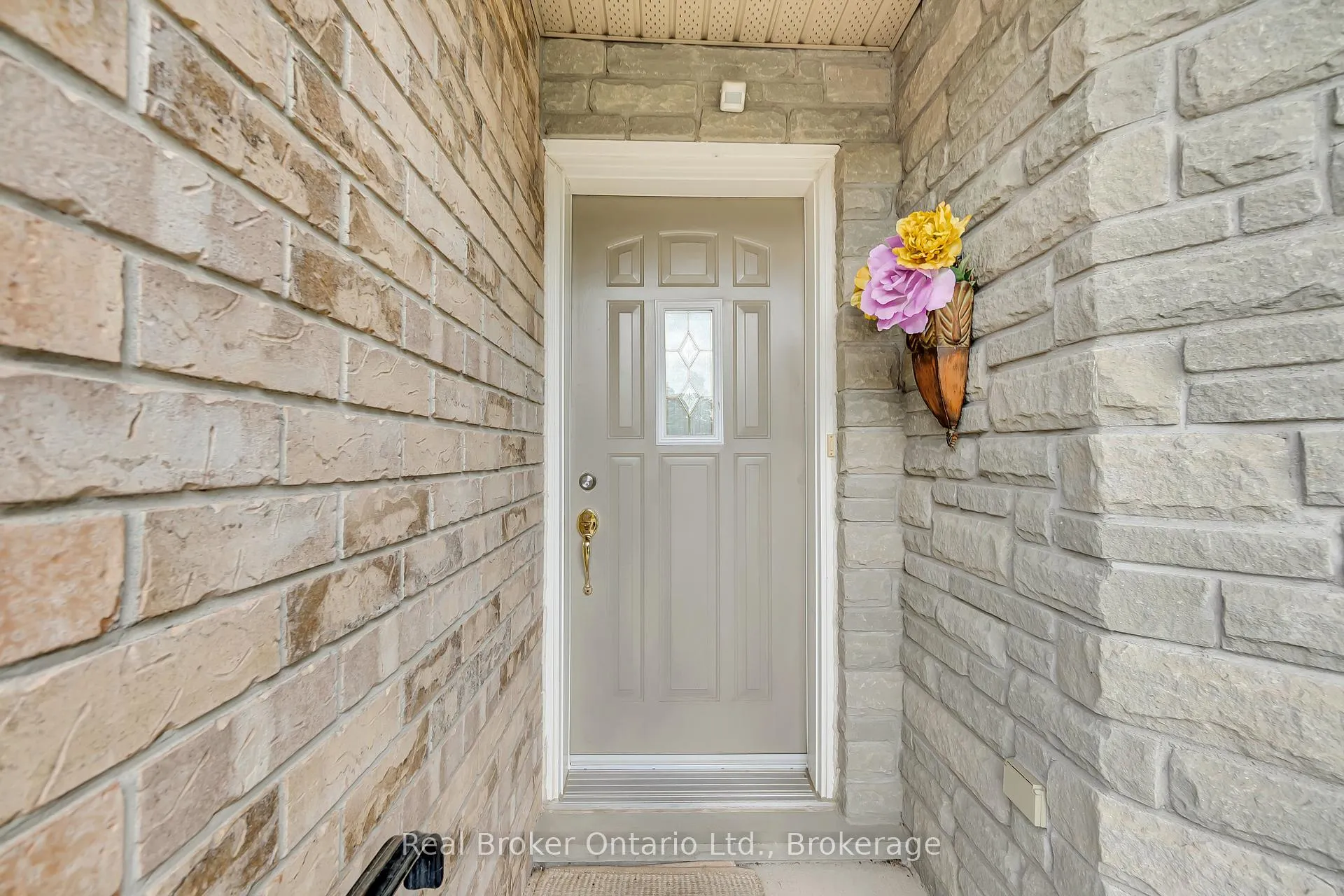Photo 3 of Unit 002F, 350 Doon Valley Drive, Kitchener — HOMEH