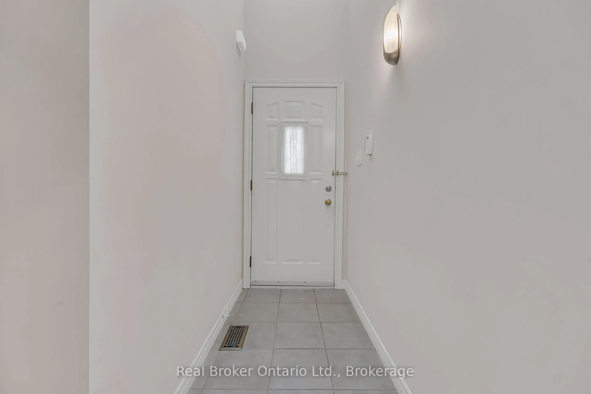 Photo 5 of Unit 002F, 350 Doon Valley Drive, Kitchener — HOMEH