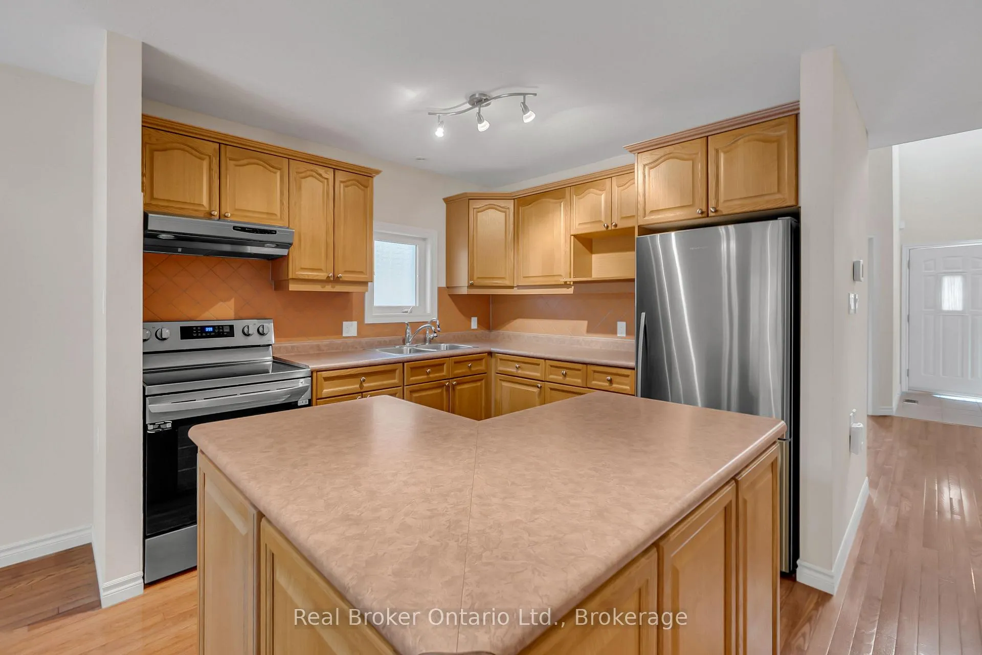 Photo 12 of Unit 002F, 350 Doon Valley Drive, Kitchener — HOMEH