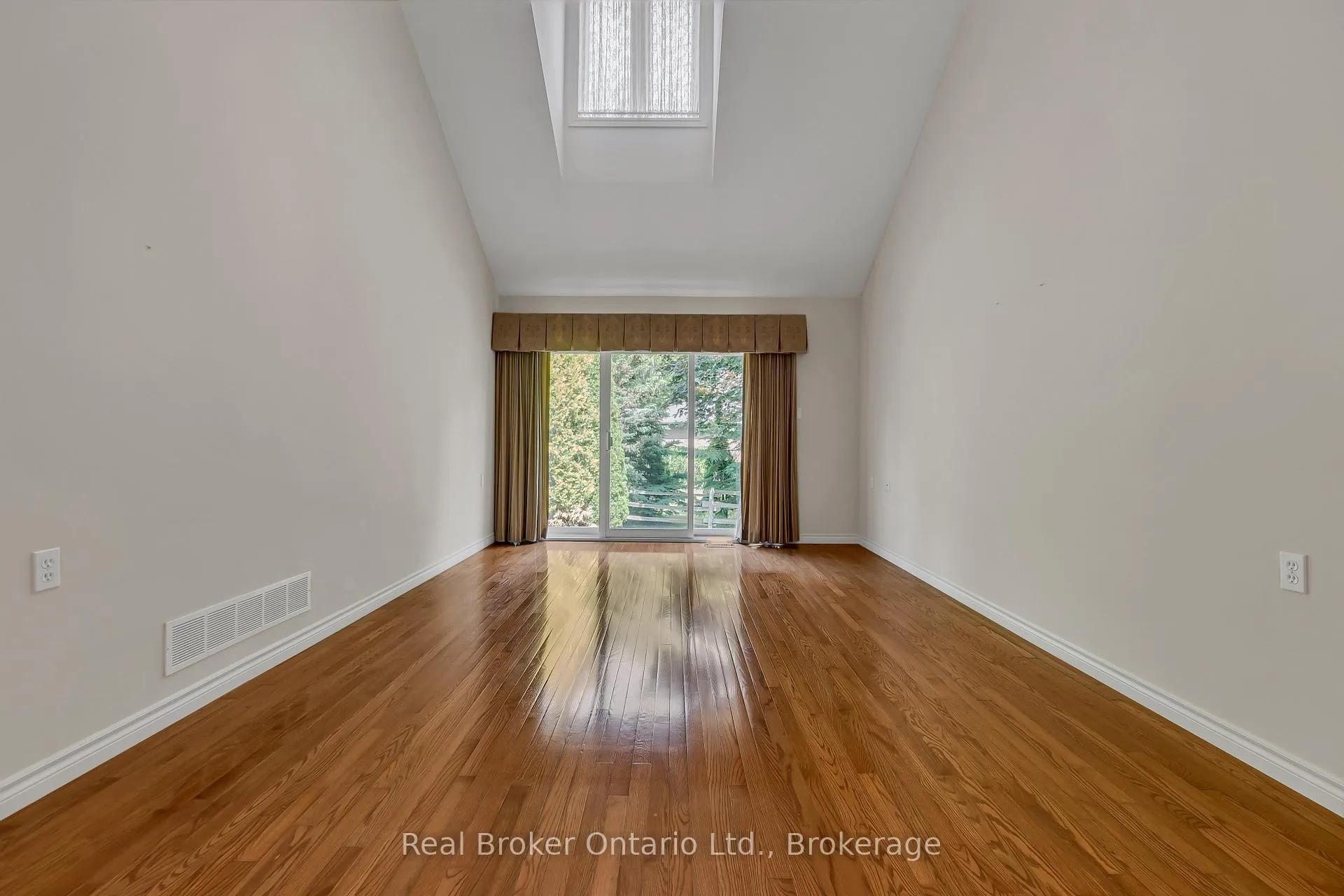 Photo 13 of Unit 002F, 350 Doon Valley Drive, Kitchener — HOMEH