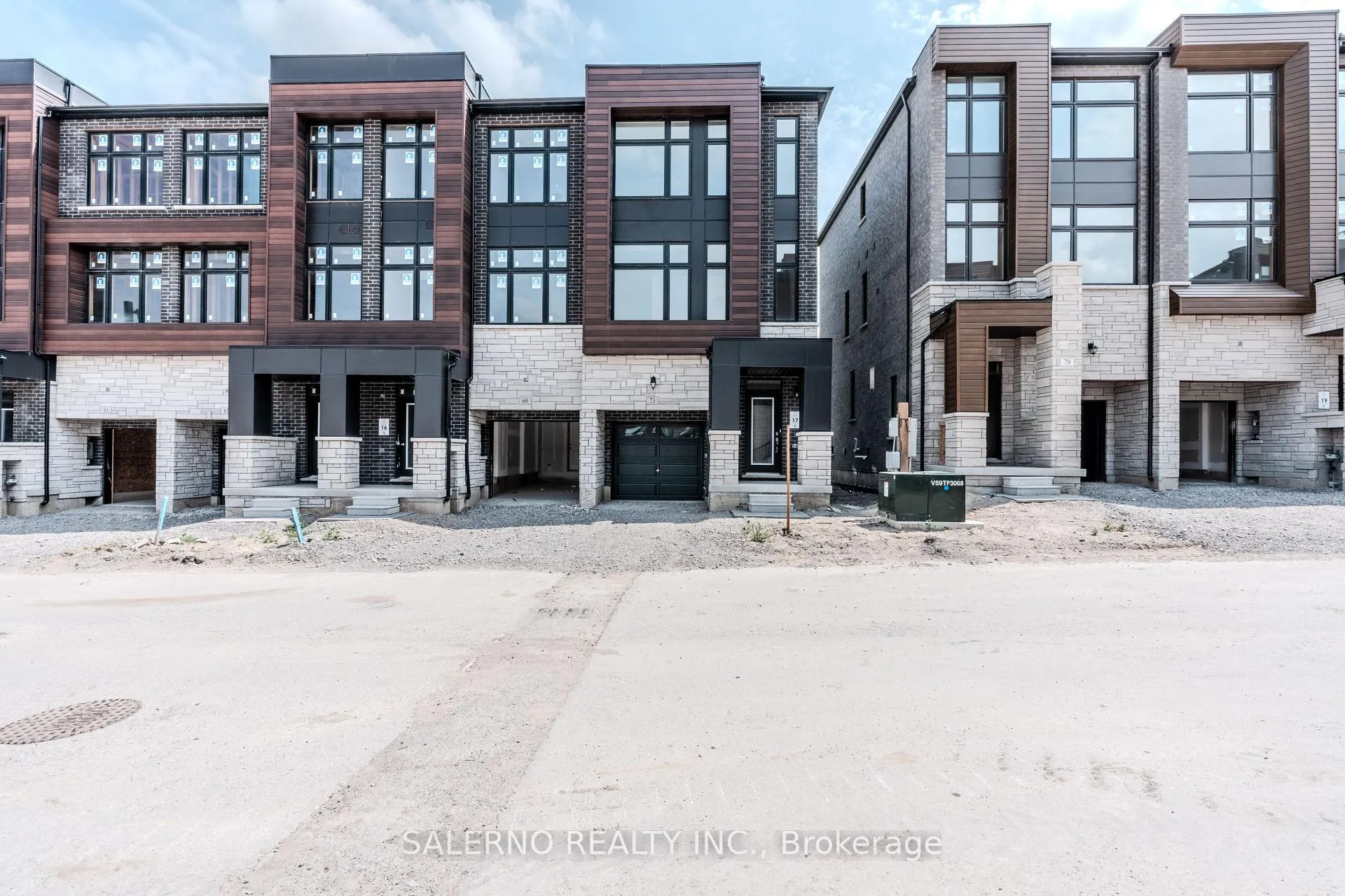 Photo 1 of 73 Divadale Road, Vaughan, Elder Mills — HOMEH