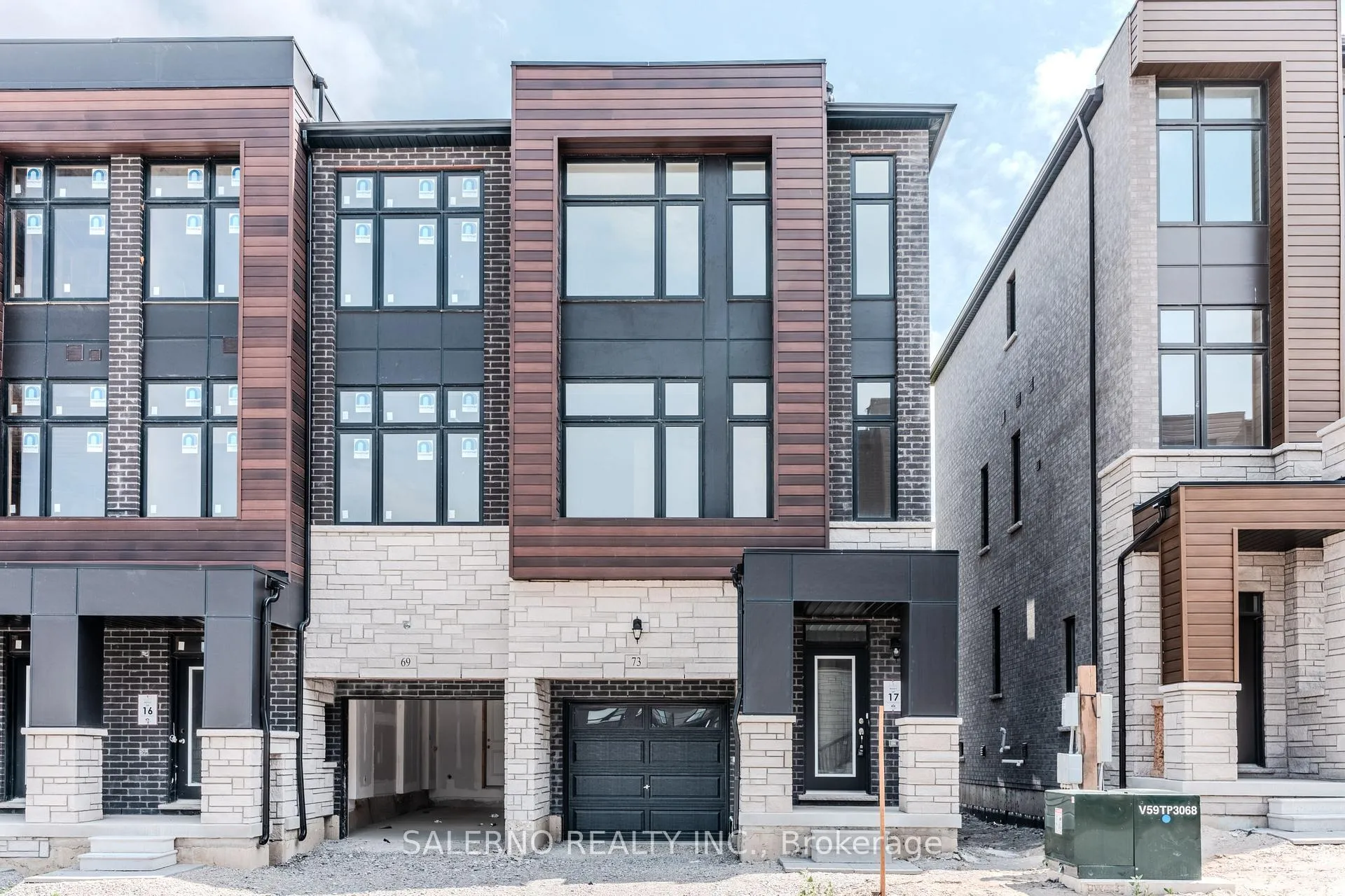 Photo 2 of 73 Divadale Road, Vaughan, Elder Mills — HOMEH
