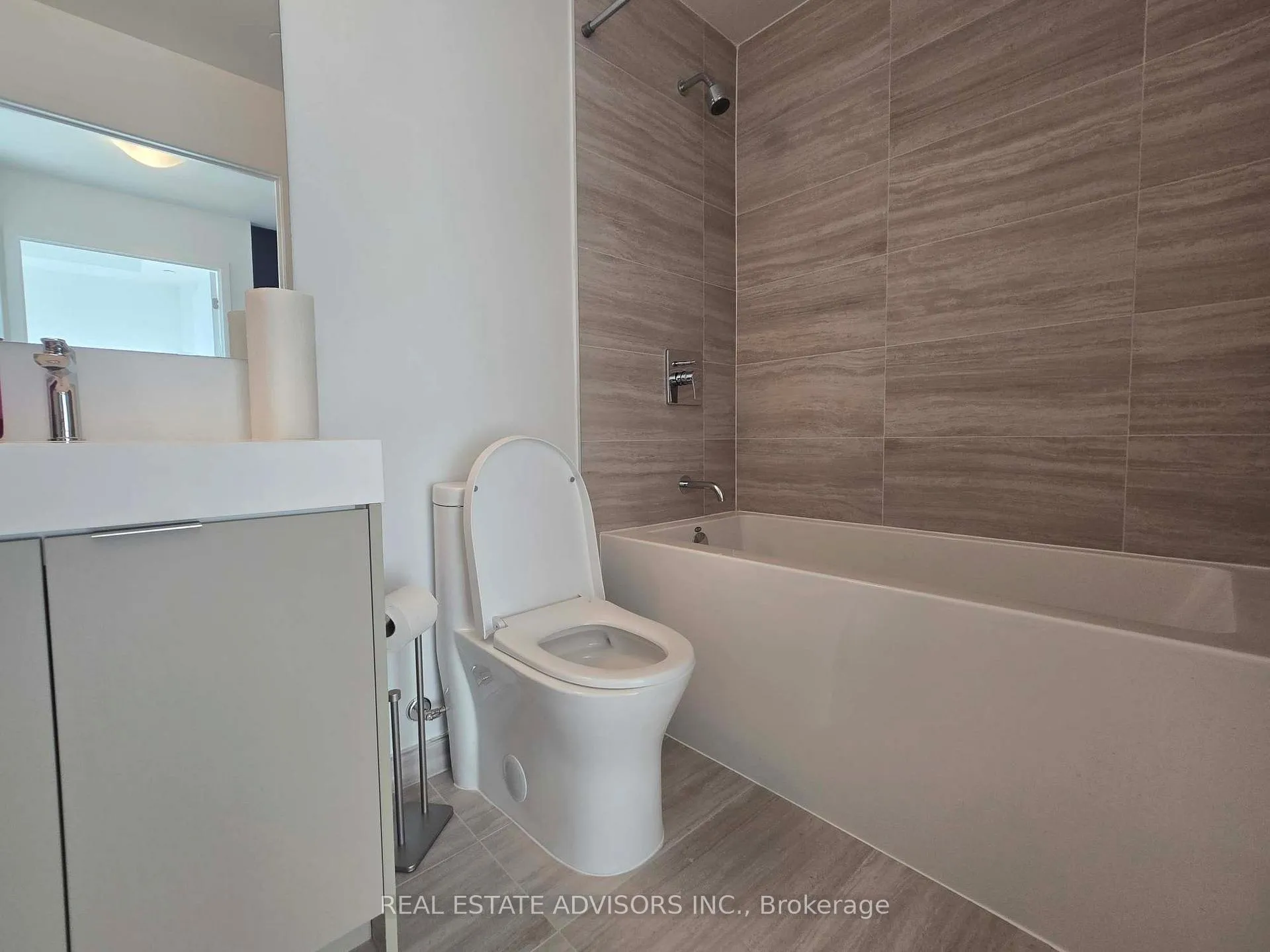 Photo 10 of Unit 1724, 498 Caldari Road, Vaughan, Concord — HOMEH