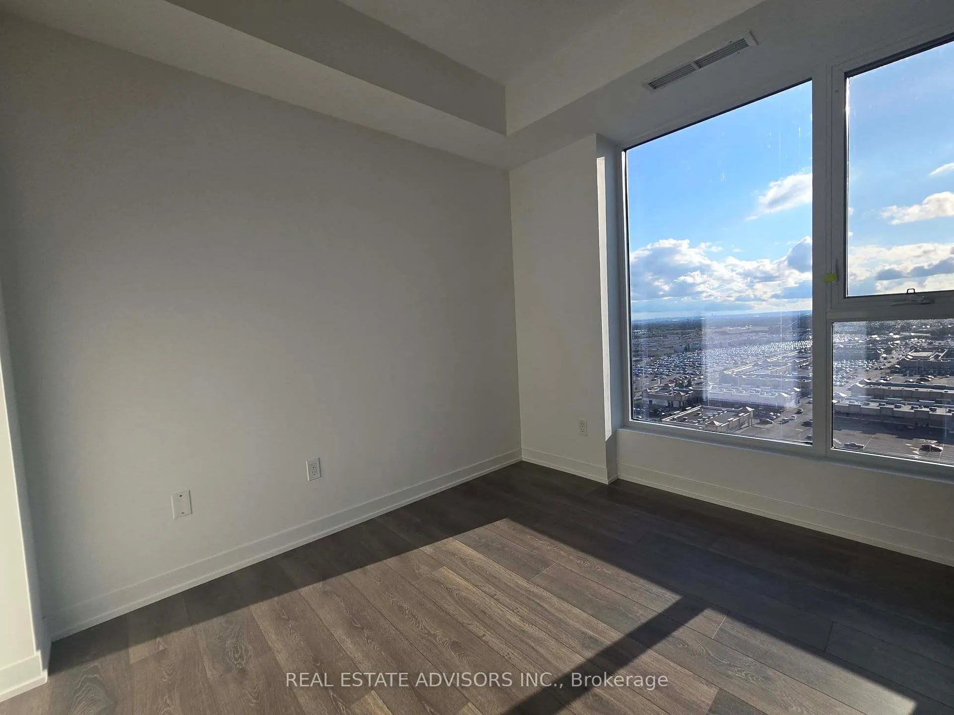 Photo 11 of Unit 1724, 498 Caldari Road, Vaughan, Concord — HOMEH