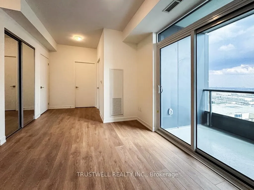 Photo 11 of Unit 1819, 10 Abeja Street, Vaughan, Concord — HOMEH