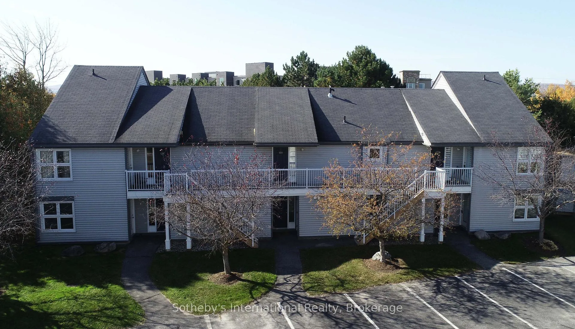 Front of 53 Trott Blvd W
