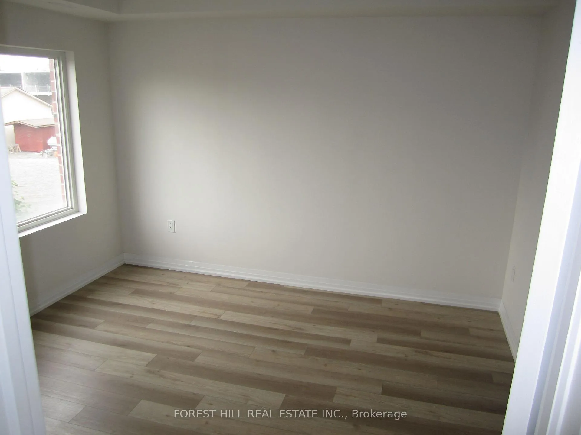 Photo 4 of Unit 207, 8010 Kipling Avenue, Vaughan, West Woodbridge — HOMEH