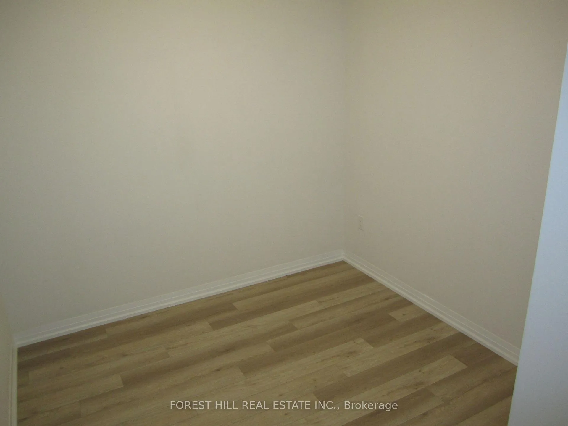 Photo 7 of Unit 207, 8010 Kipling Avenue, Vaughan, West Woodbridge — HOMEH