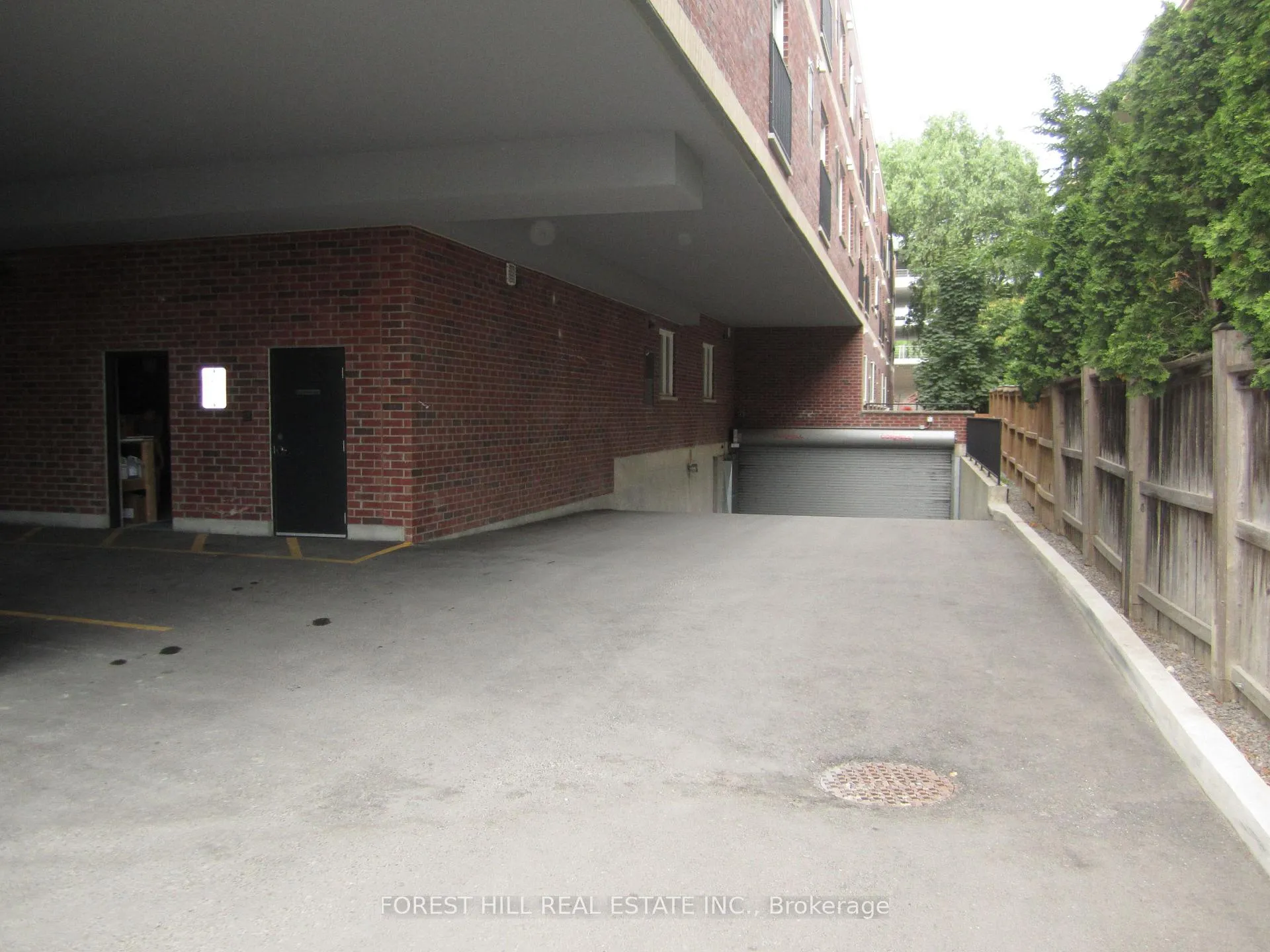 Photo 11 of Unit 207, 8010 Kipling Avenue, Vaughan, West Woodbridge — HOMEH