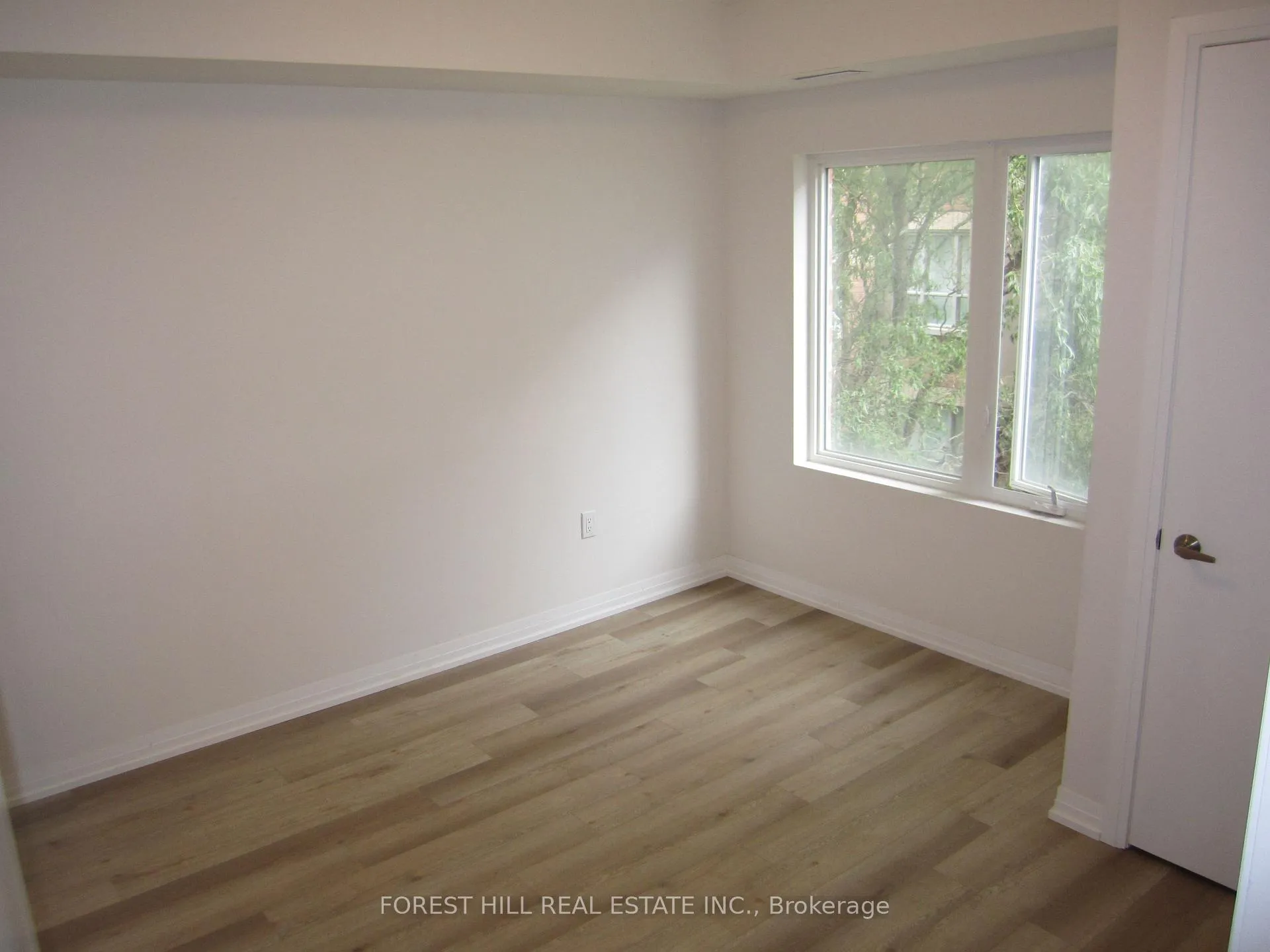 Photo 4 of Unit 314, 8010 Kipling Avenue, Vaughan, West Woodbridge — HOMEH
