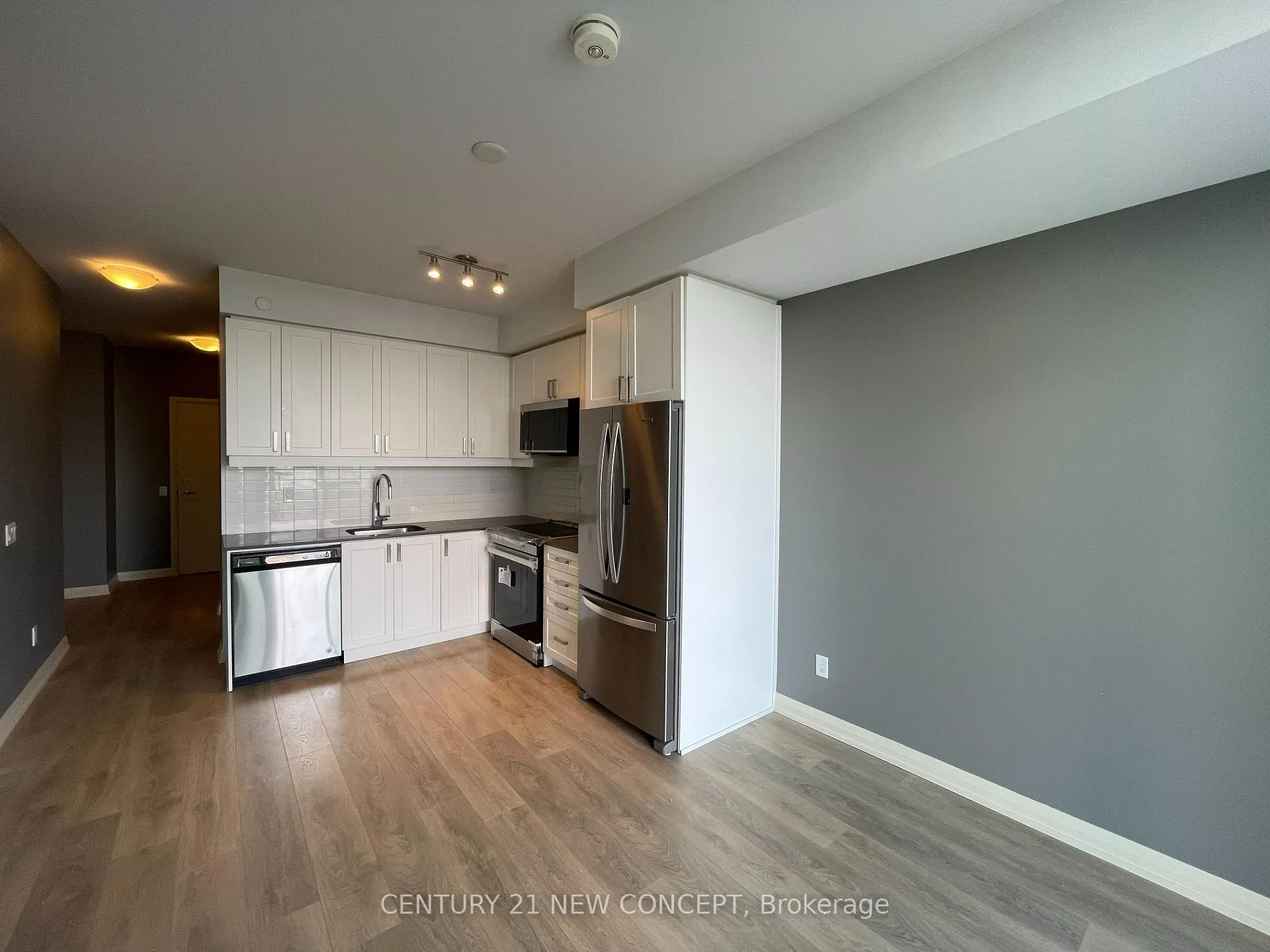 Photo 3 of Unit PH02, 7895 Jane Street, Vaughan, Concord — HOMEH