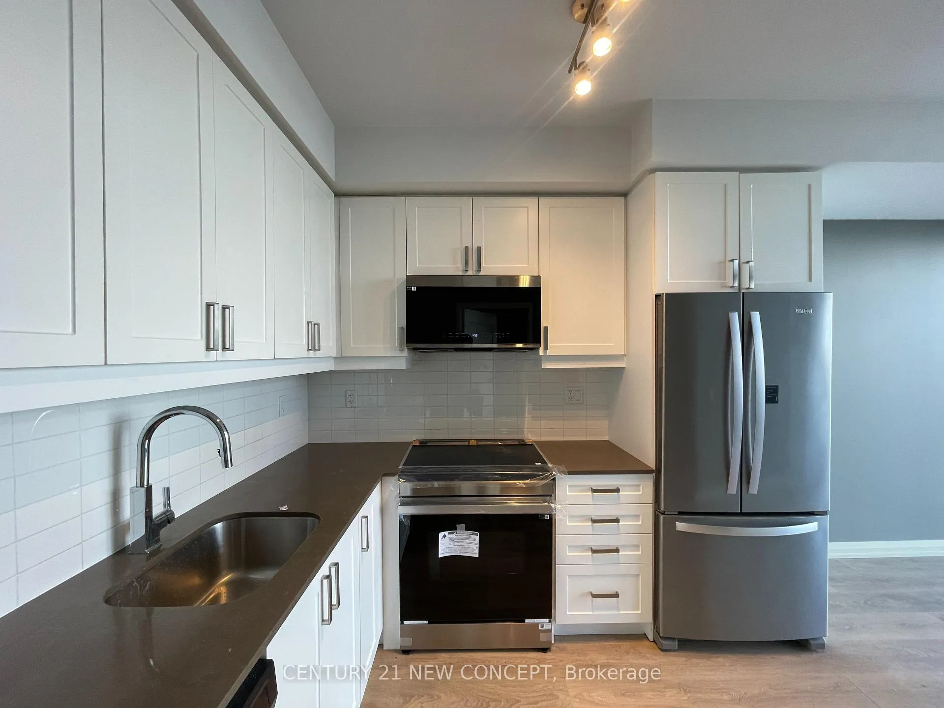 Photo 4 of Unit PH02, 7895 Jane Street, Vaughan, Concord — HOMEH