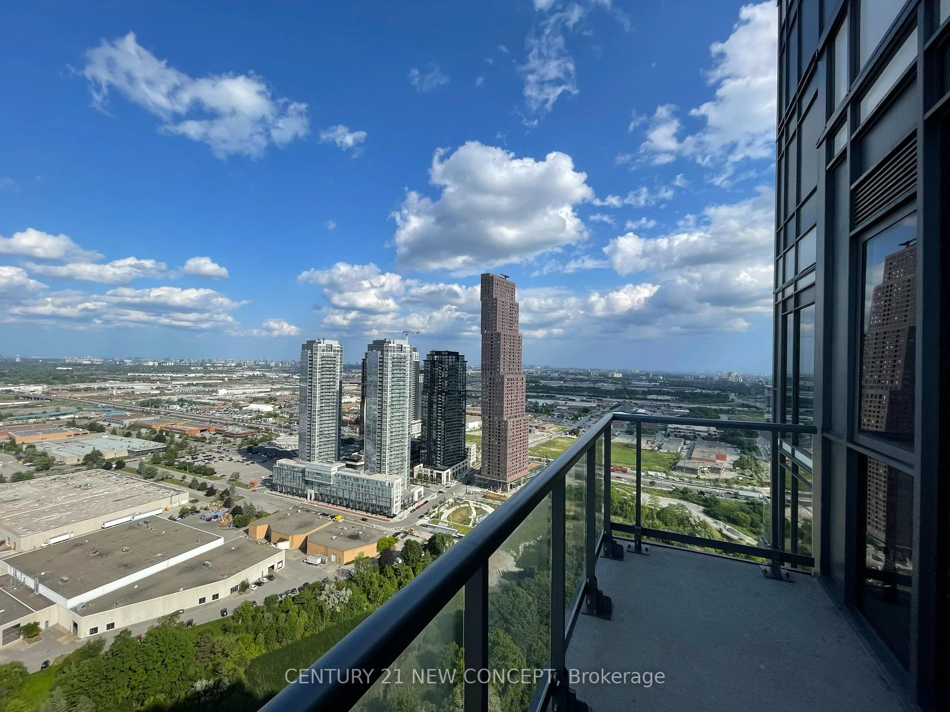 Photo 12 of Unit PH02, 7895 Jane Street, Vaughan, Concord — HOMEH