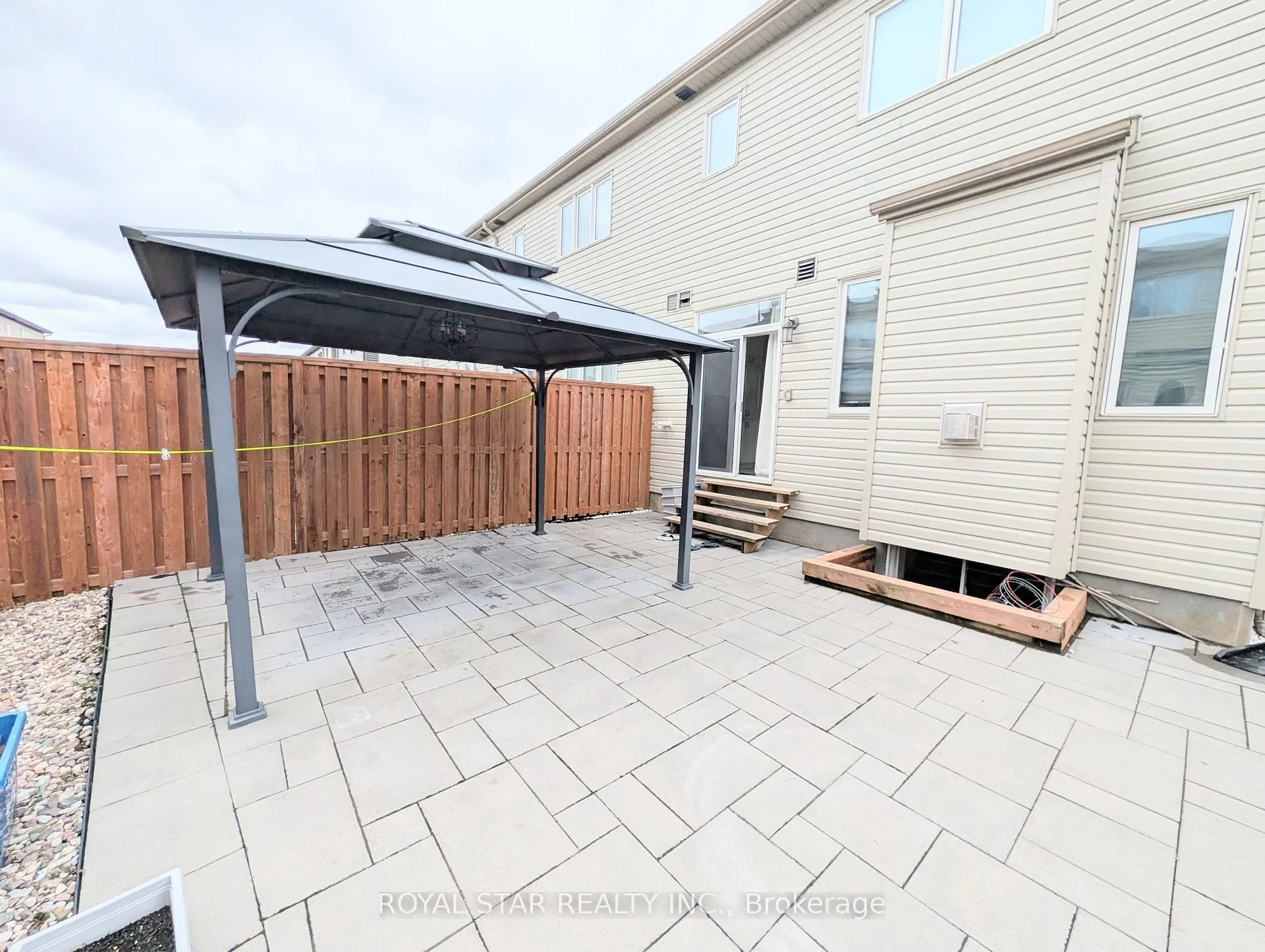 Photo 24 of 541 Hyssop Street, Ottawa, Avalon West — HOMEH