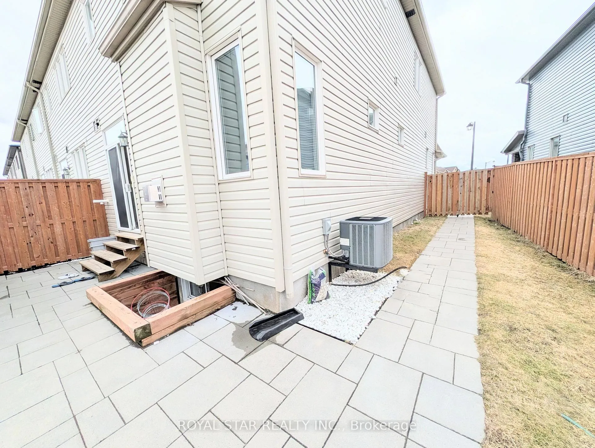 Photo 25 of 541 Hyssop Street, Ottawa, Avalon West — HOMEH