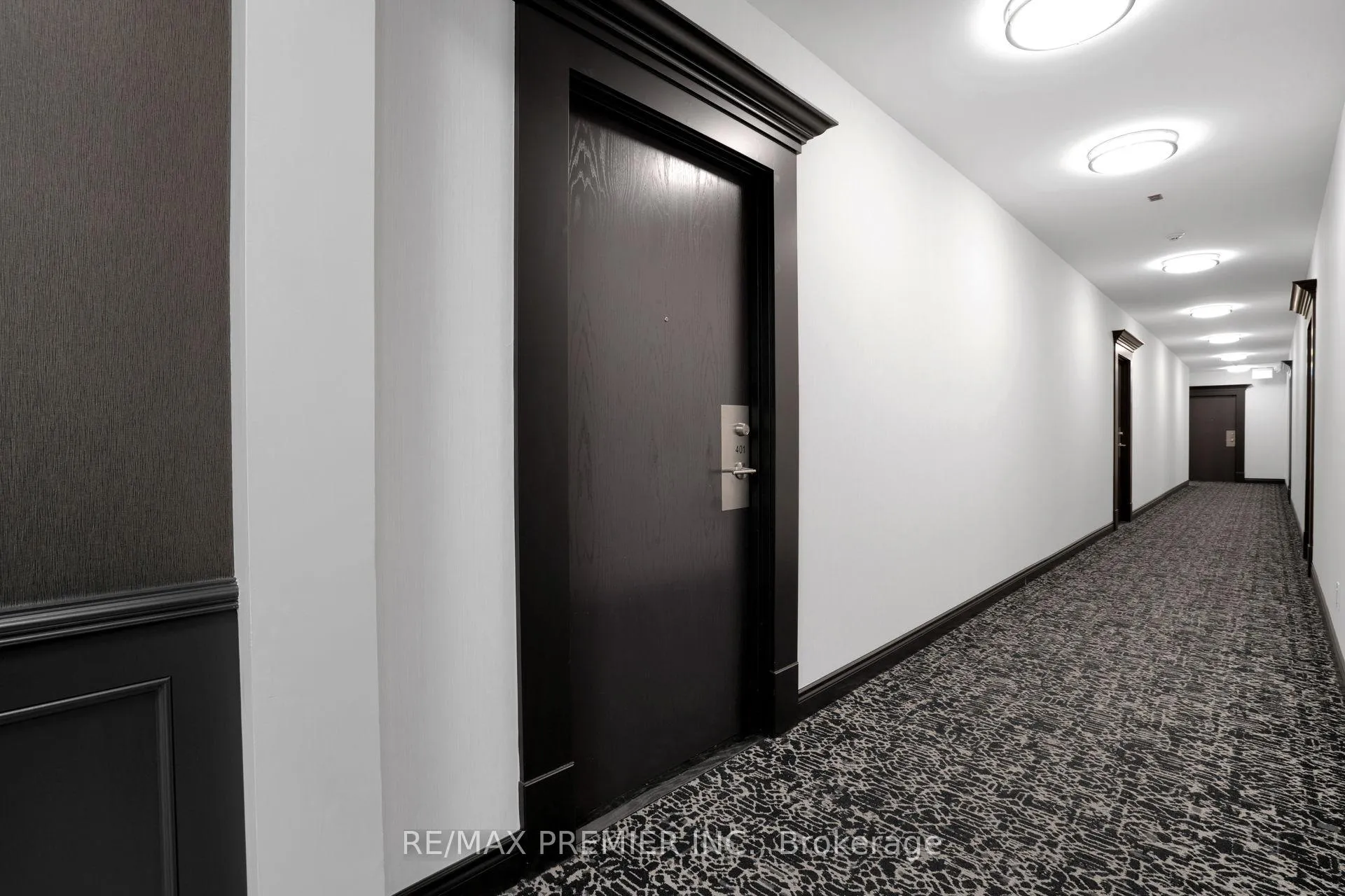 Photo 2 of Unit 401, 281 Woodbridge Avenue, Vaughan, West Woodbridge — HOMEH