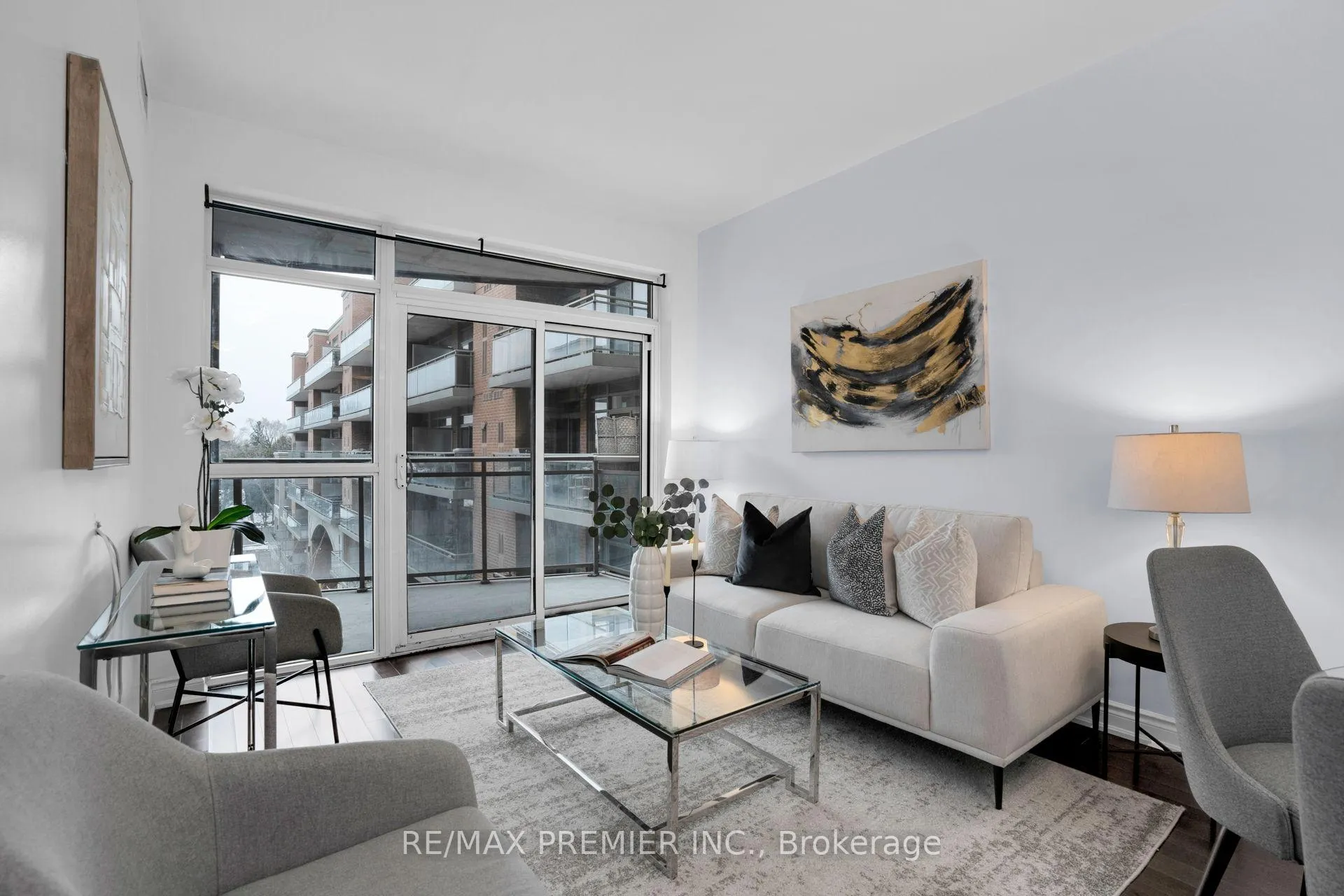 Photo 3 of Unit 401, 281 Woodbridge Avenue, Vaughan, West Woodbridge — HOMEH