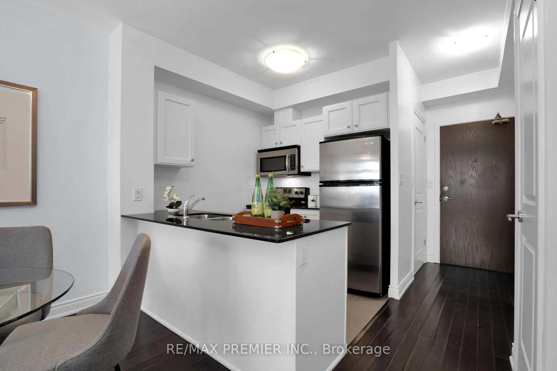 Photo 5 of Unit 401, 281 Woodbridge Avenue, Vaughan, West Woodbridge — HOMEH