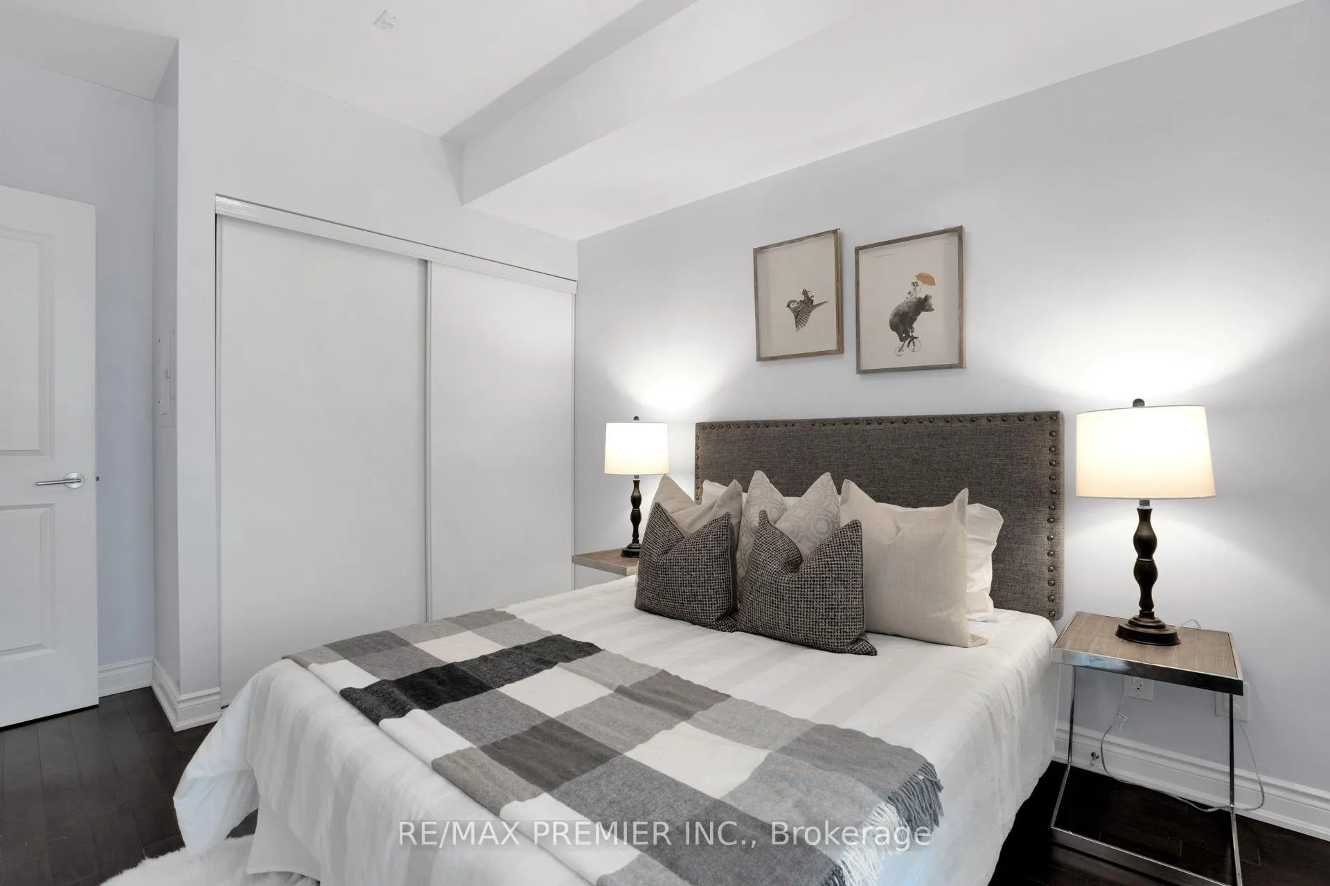 Photo 6 of Unit 401, 281 Woodbridge Avenue, Vaughan, West Woodbridge — HOMEH