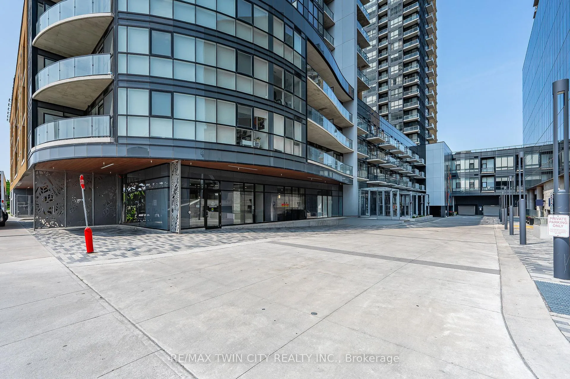 Photo 4 of Unit 2305, 108 Garment Street, Kitchener — HOMEH