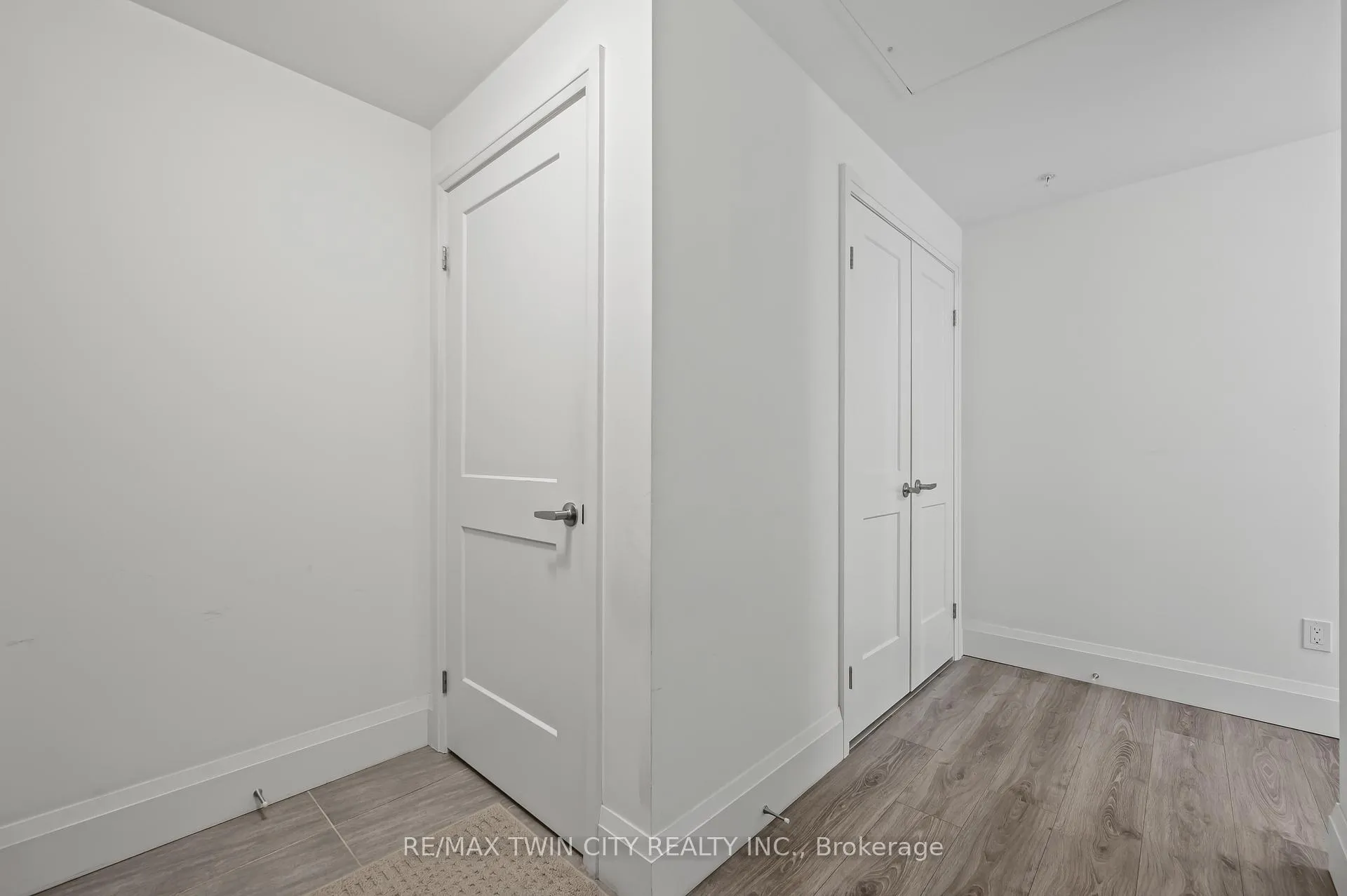 Photo 13 of Unit 2305, 108 Garment Street, Kitchener — HOMEH