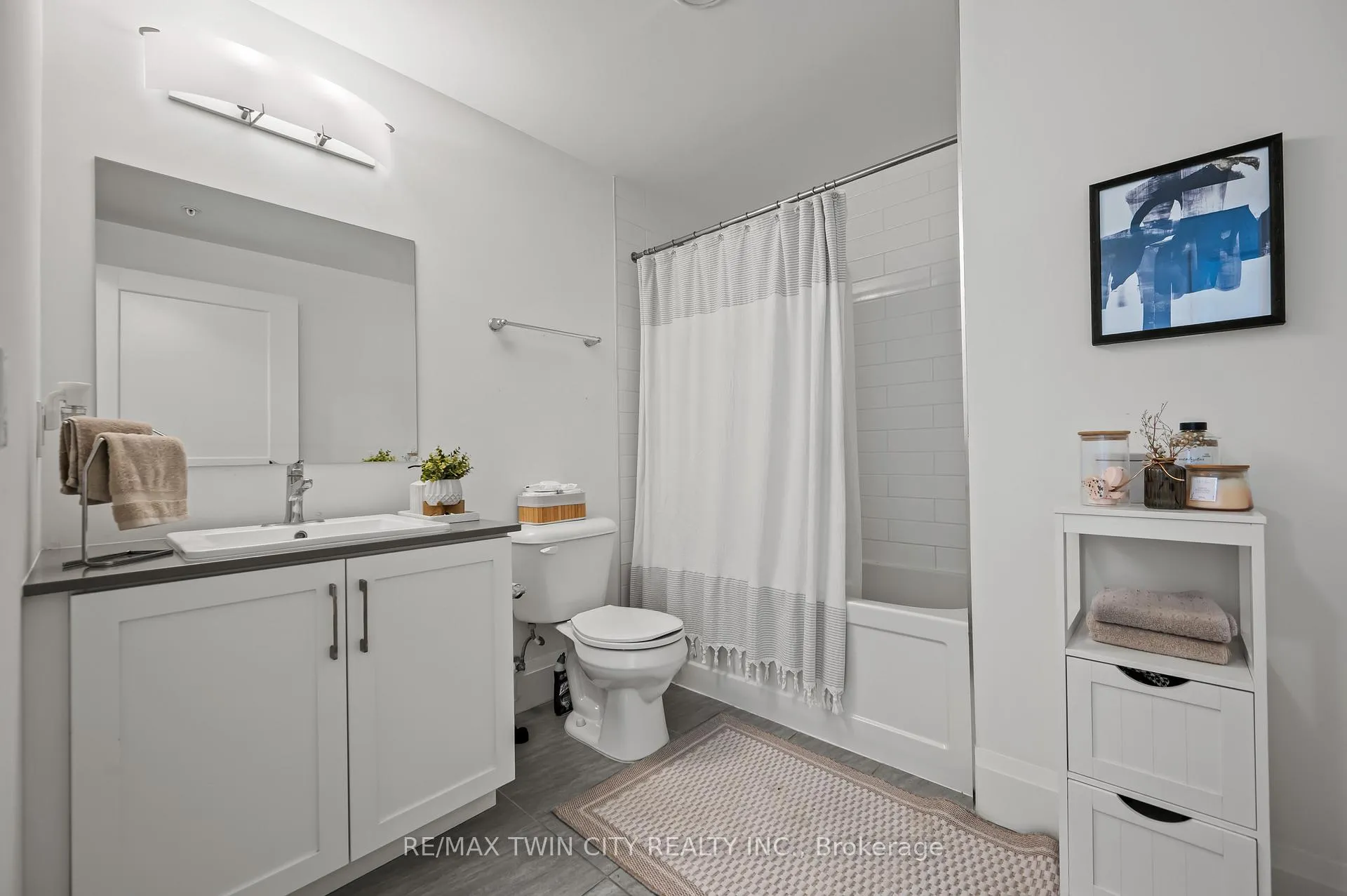 Photo 32 of Unit 2305, 108 Garment Street, Kitchener — HOMEH