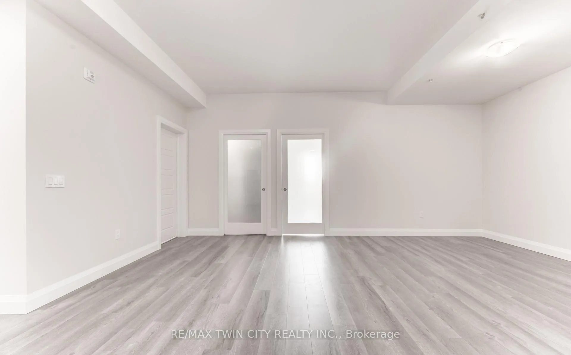 Photo 7 of Unit 303, 5 Wake Robin Drive, Kitchener — HOMEH