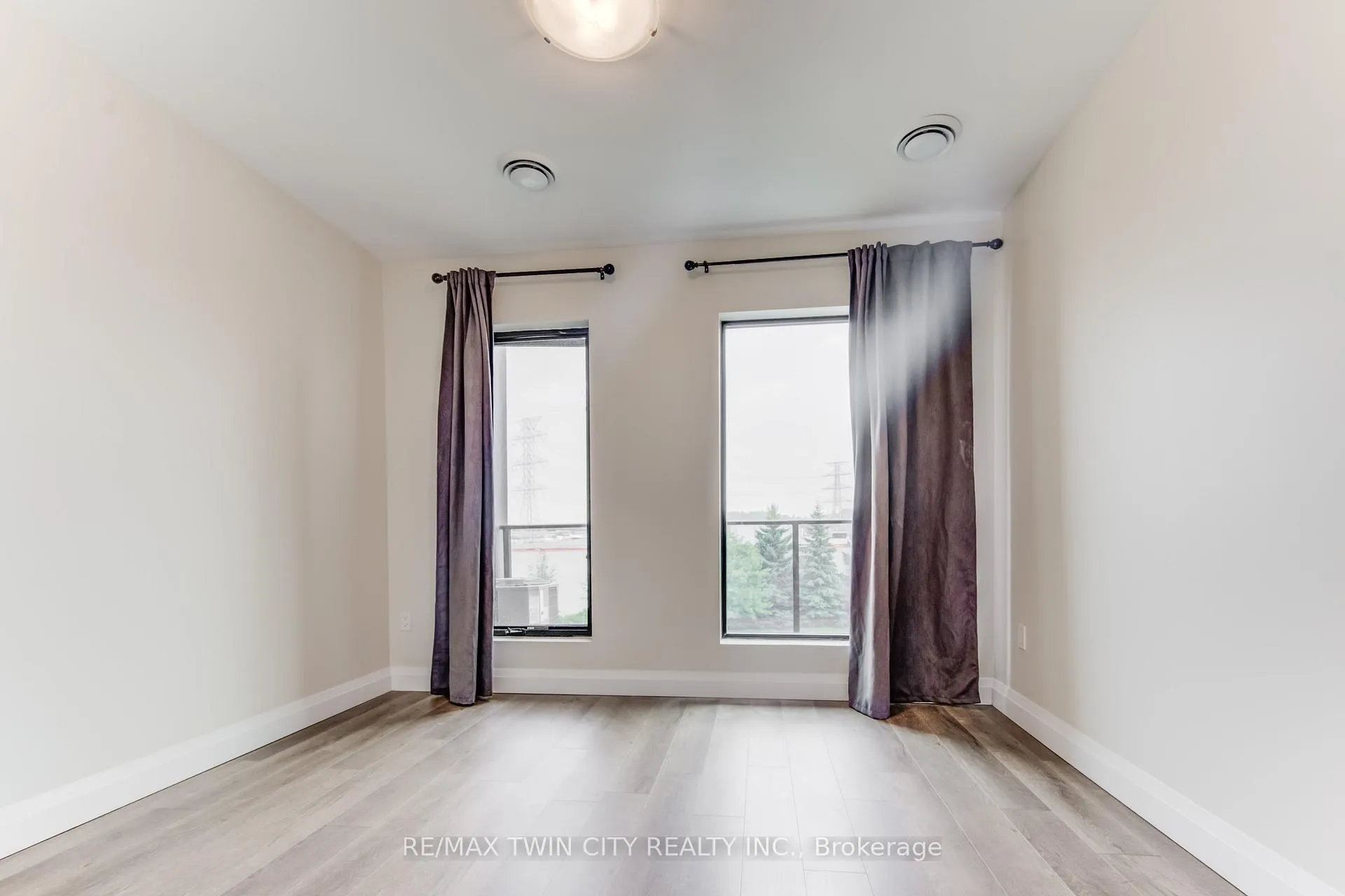 Photo 14 of Unit 303, 5 Wake Robin Drive, Kitchener — HOMEH