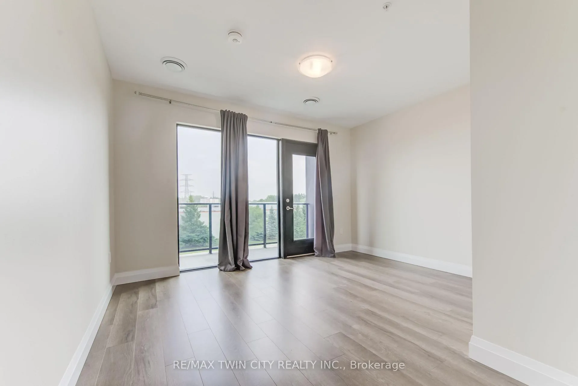 Photo 15 of Unit 303, 5 Wake Robin Drive, Kitchener — HOMEH